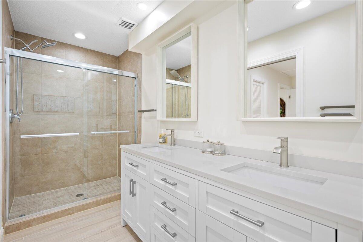 EASTPOINTE COUNTRY CLUB 8 - Residential