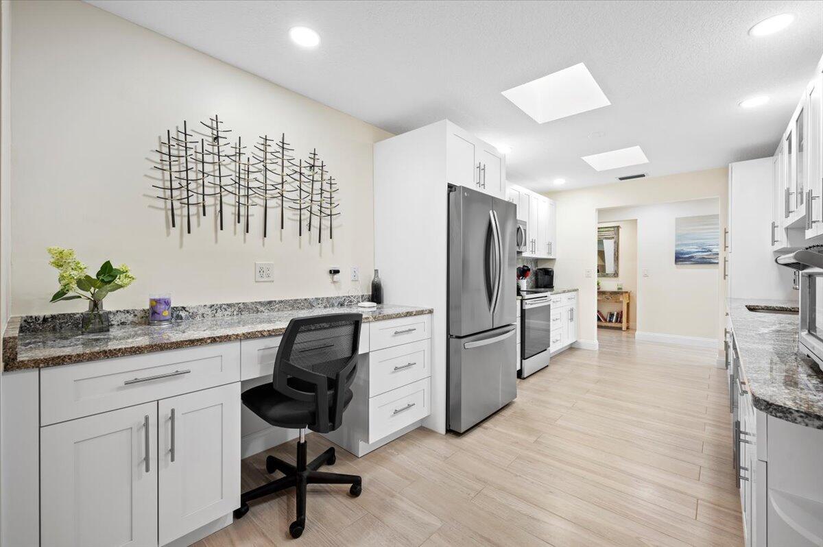 EASTPOINTE COUNTRY CLUB 8 - Residential