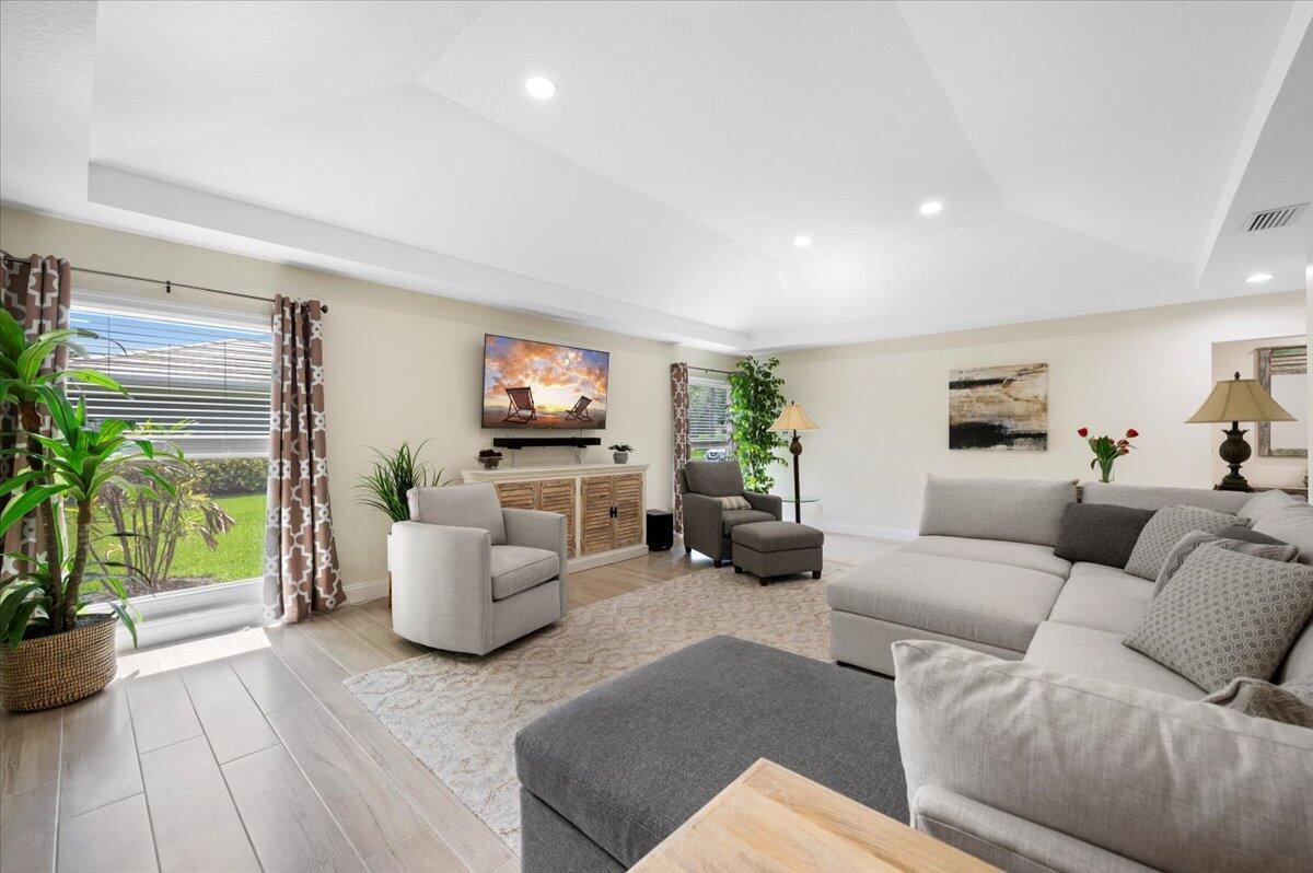 EASTPOINTE COUNTRY CLUB 8 - Residential