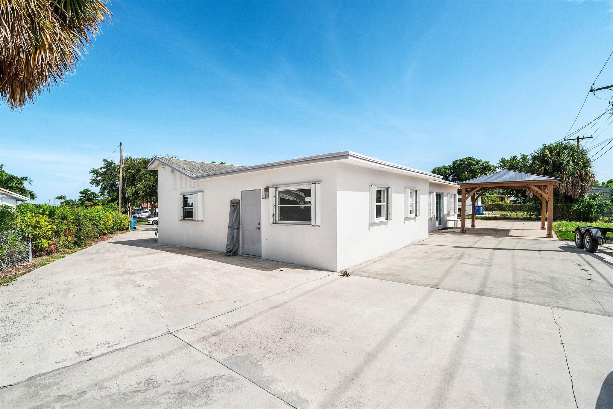 LANTANA HEIGHTS 8 - Residential Lease