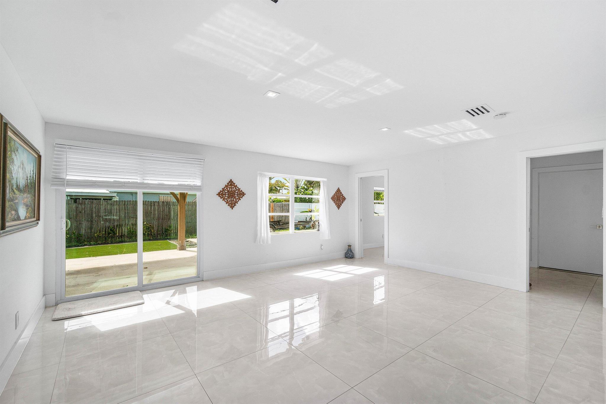 LANTANA HEIGHTS 8 - Residential Lease