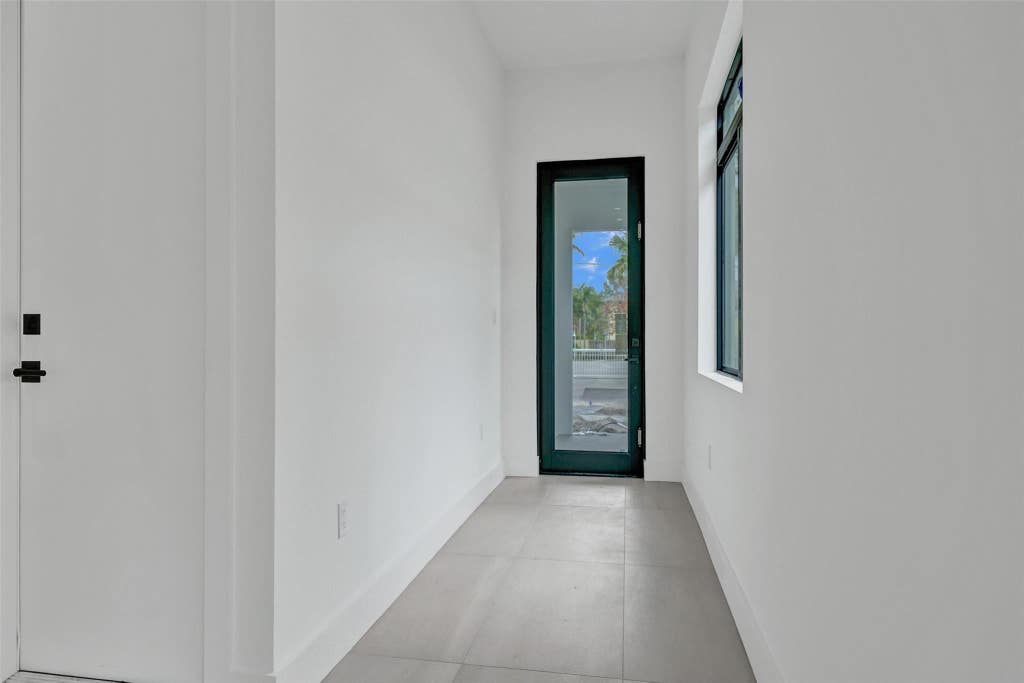 Photo of 606 SW 7TH Avenue, Fort Lauderdale, FL 33315 (MLS # B26069307)
