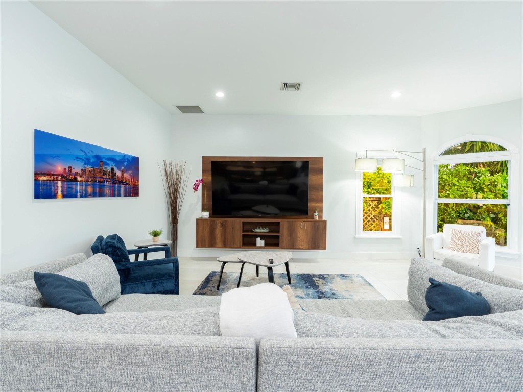 Lauderdale Shores Corr - Residential