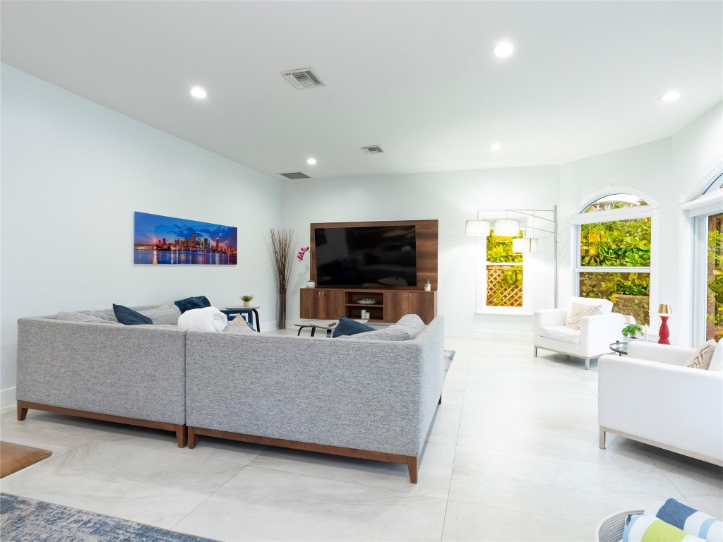 Lauderdale Shores Corr - Residential