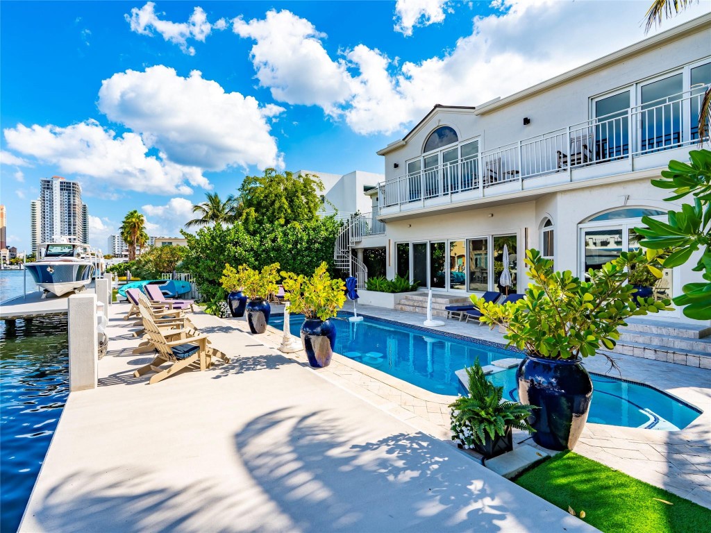 Lauderdale Shores Corr - Residential