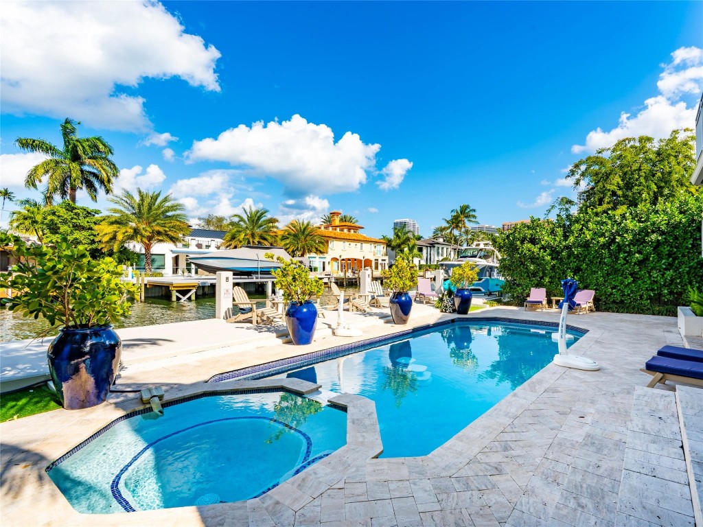 Lauderdale Shores Corr - Residential