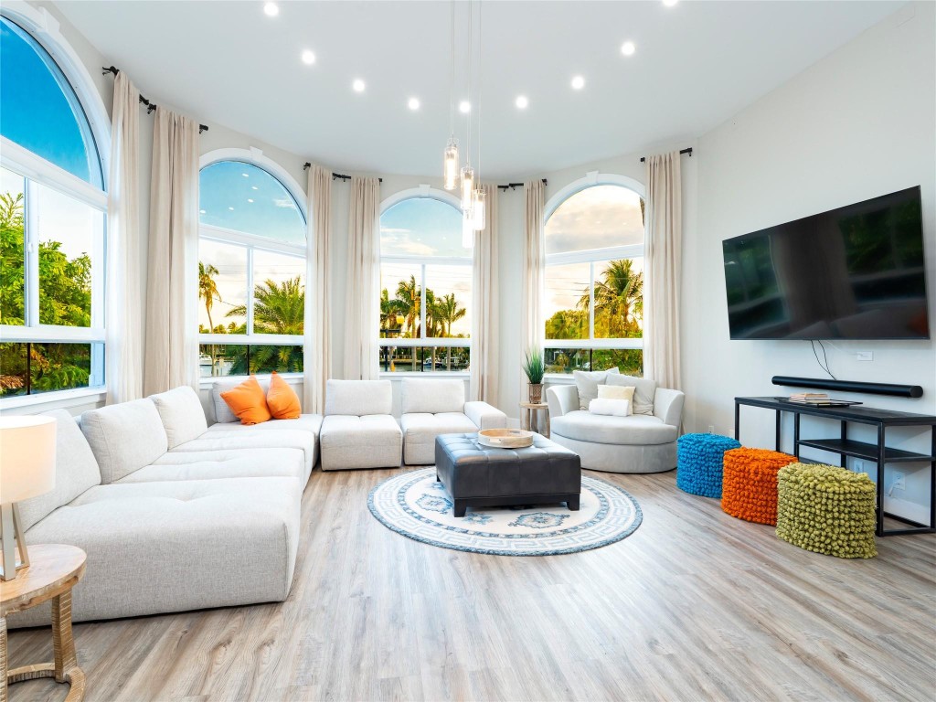 Lauderdale Shores Corr - Residential
