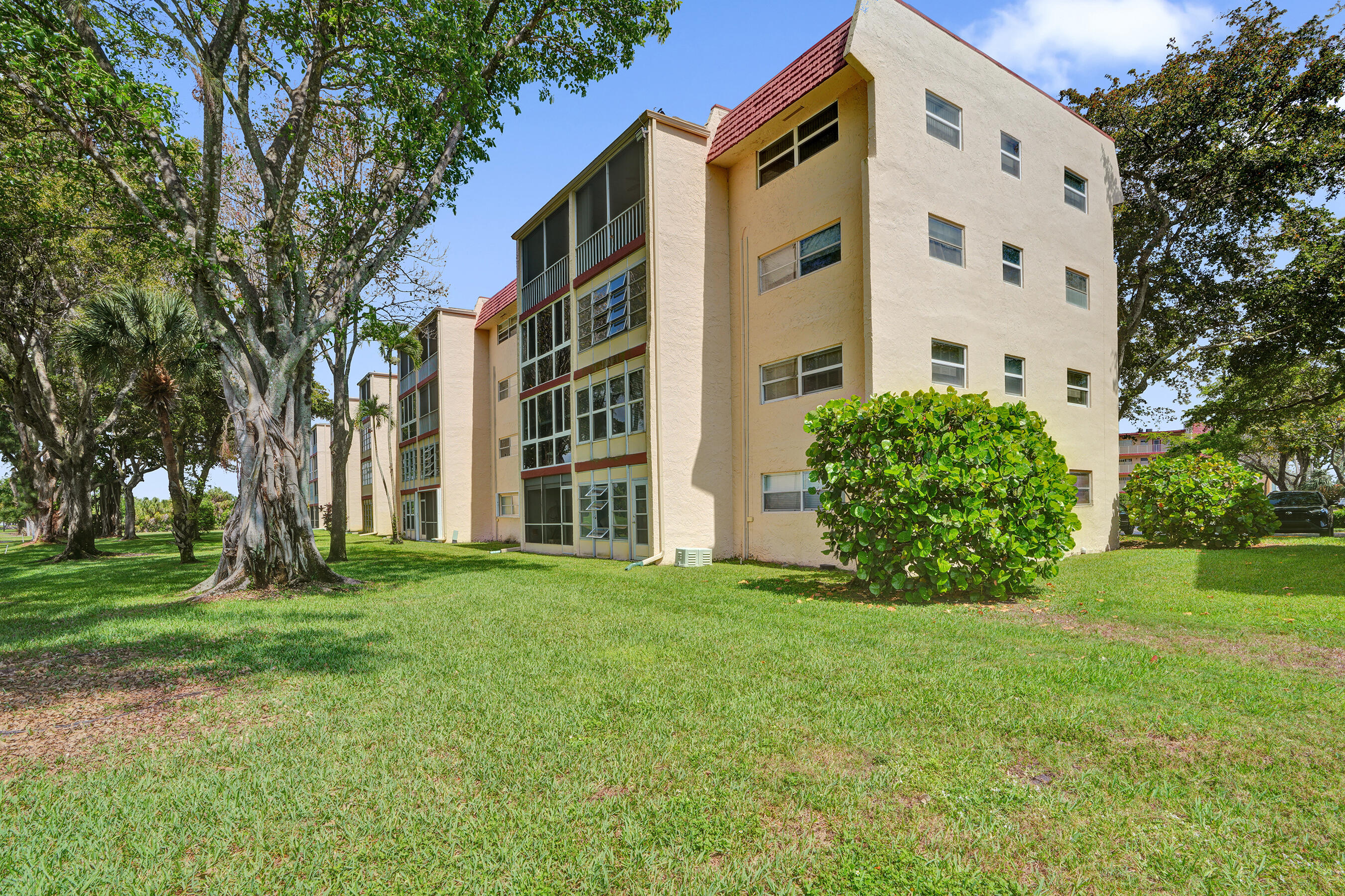 ORIOLE GOLF & TENNIS CLUB CONDO - Residential
