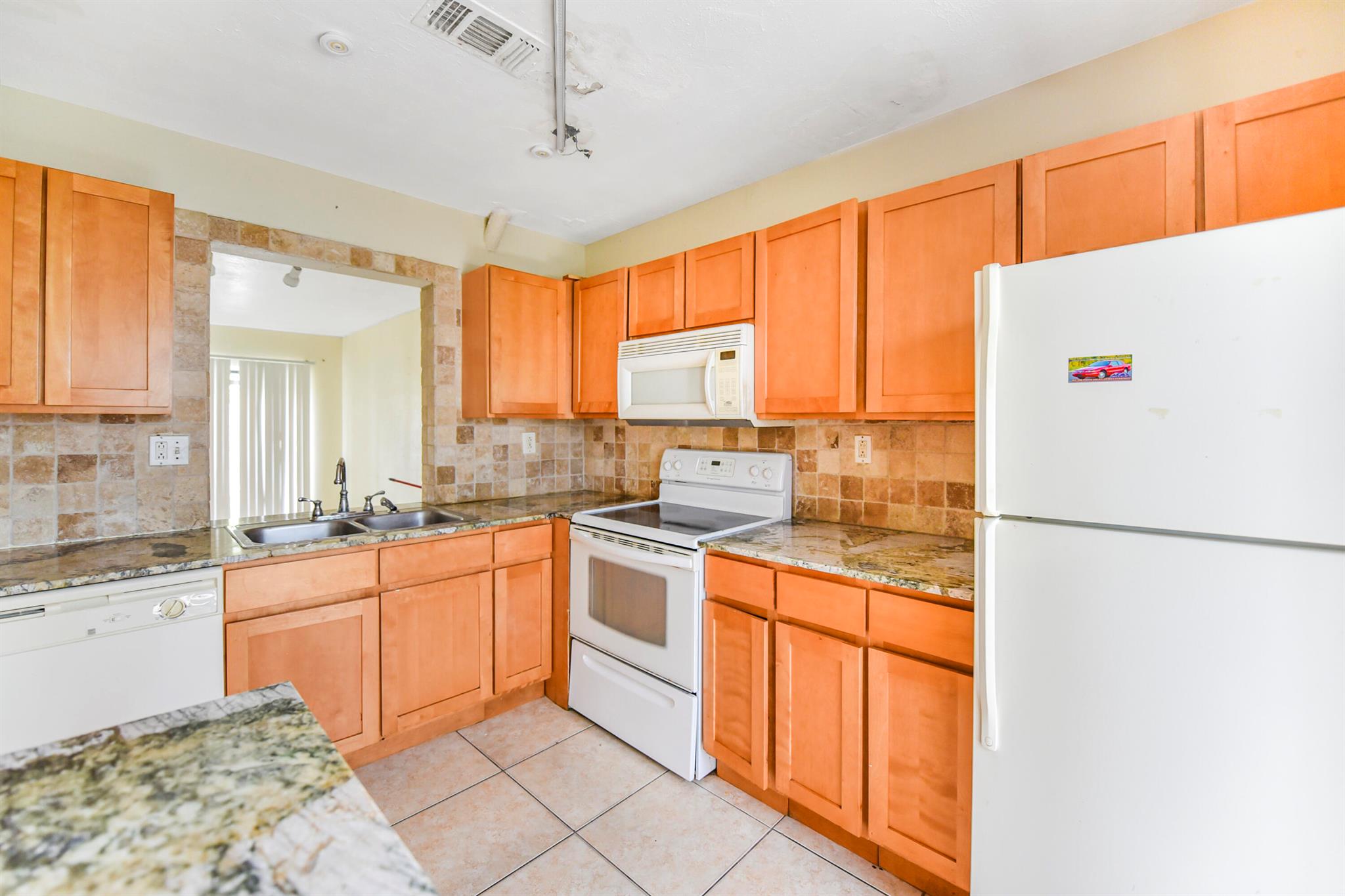 CORAL SPRINGS ESTATE TOWN - Residential