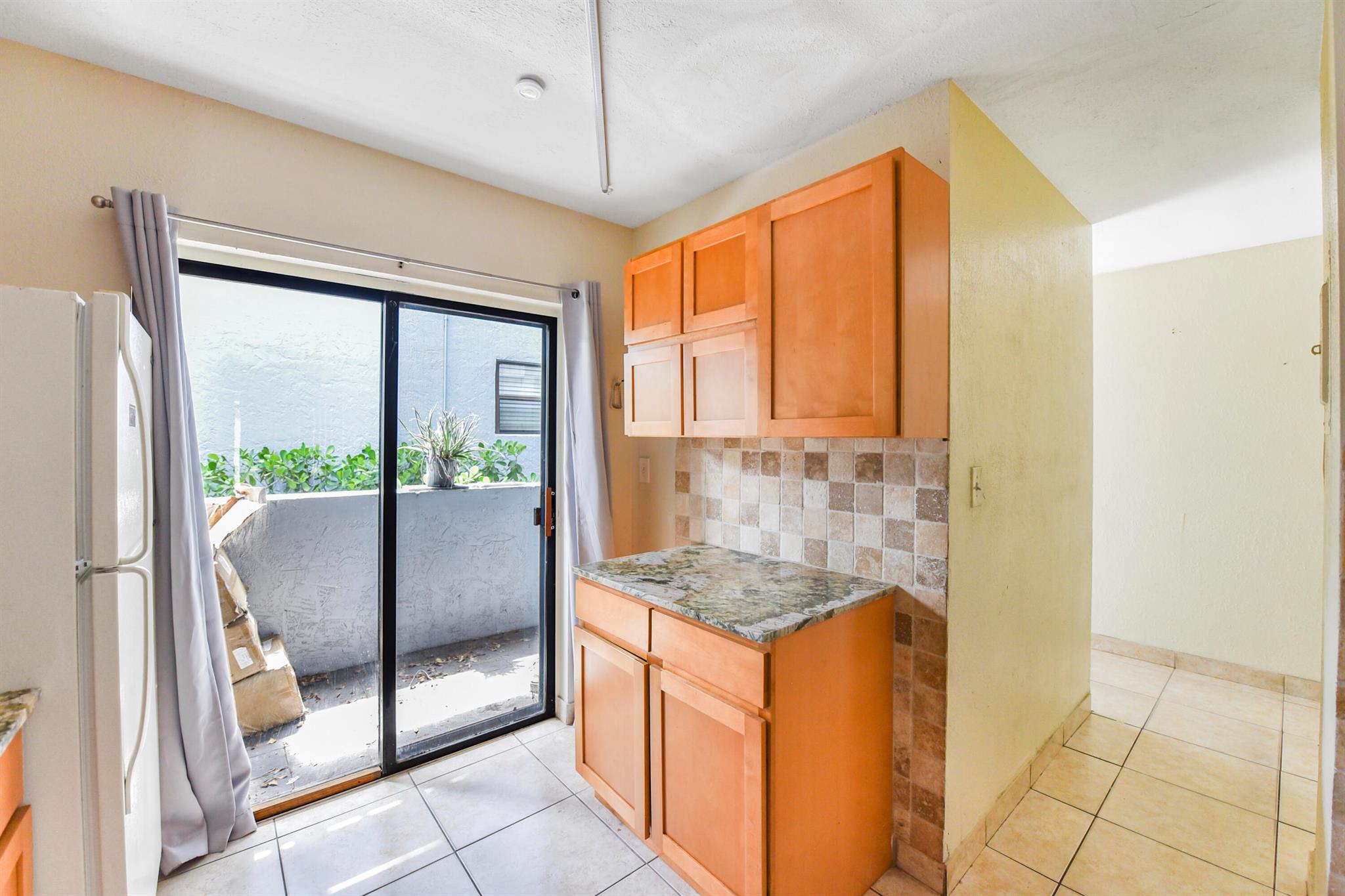 CORAL SPRINGS ESTATE TOWN - Residential