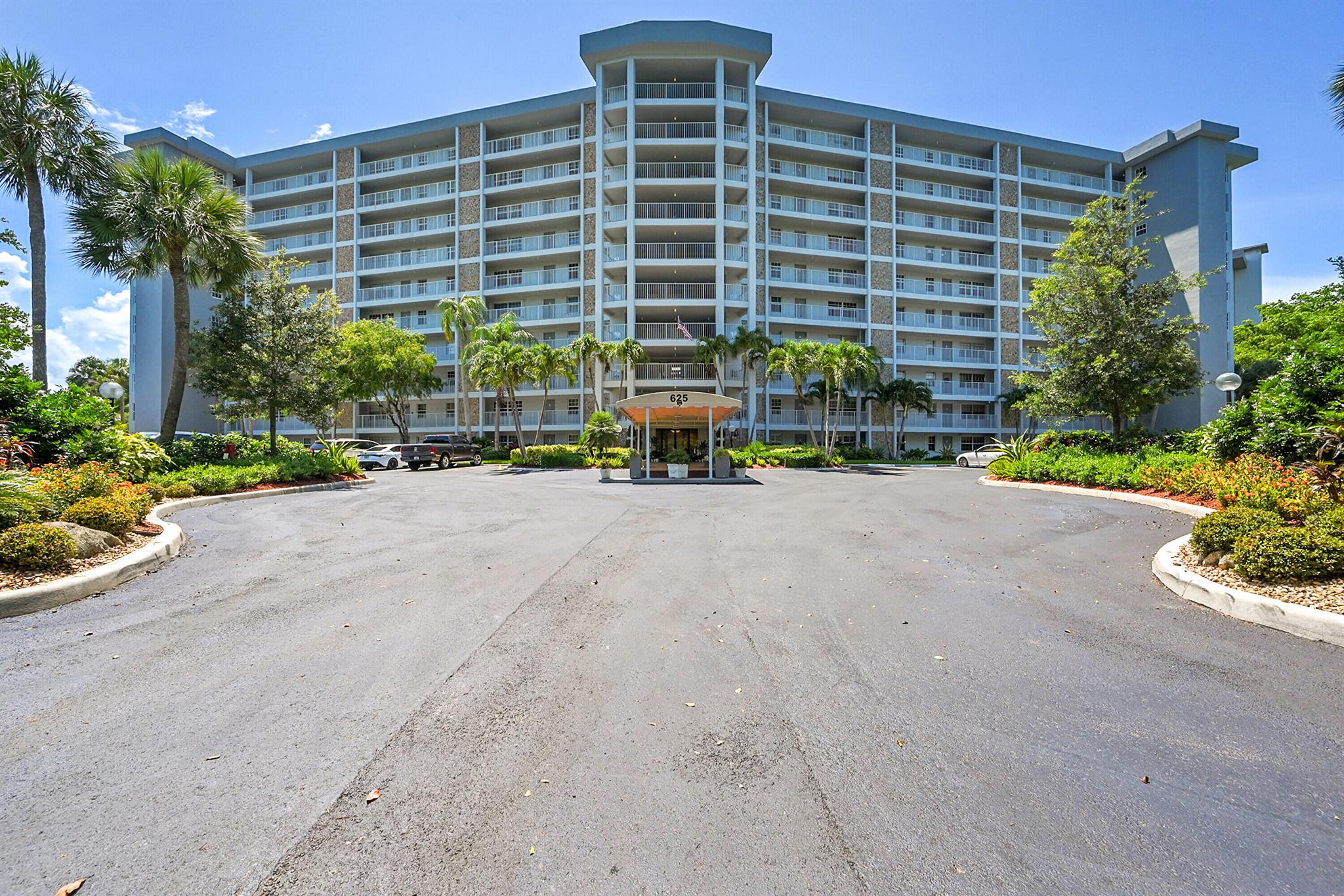 625 Oaks Drive 304