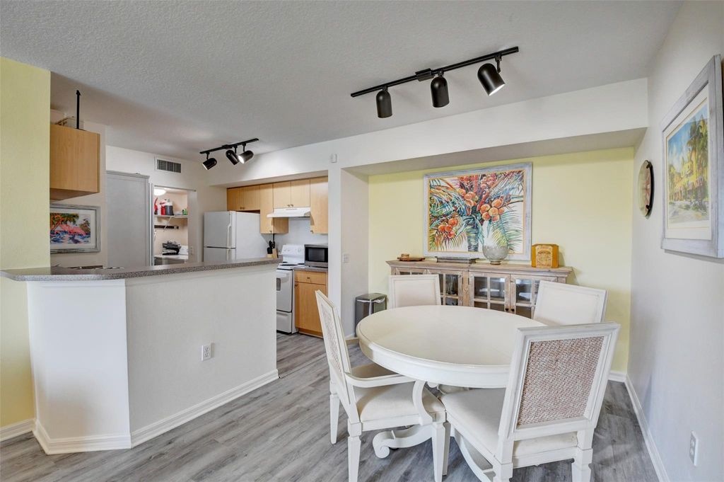 Photo of 704 Villa Circle #704, Boynton Beach, FL 33435 (MLS # F10423012)