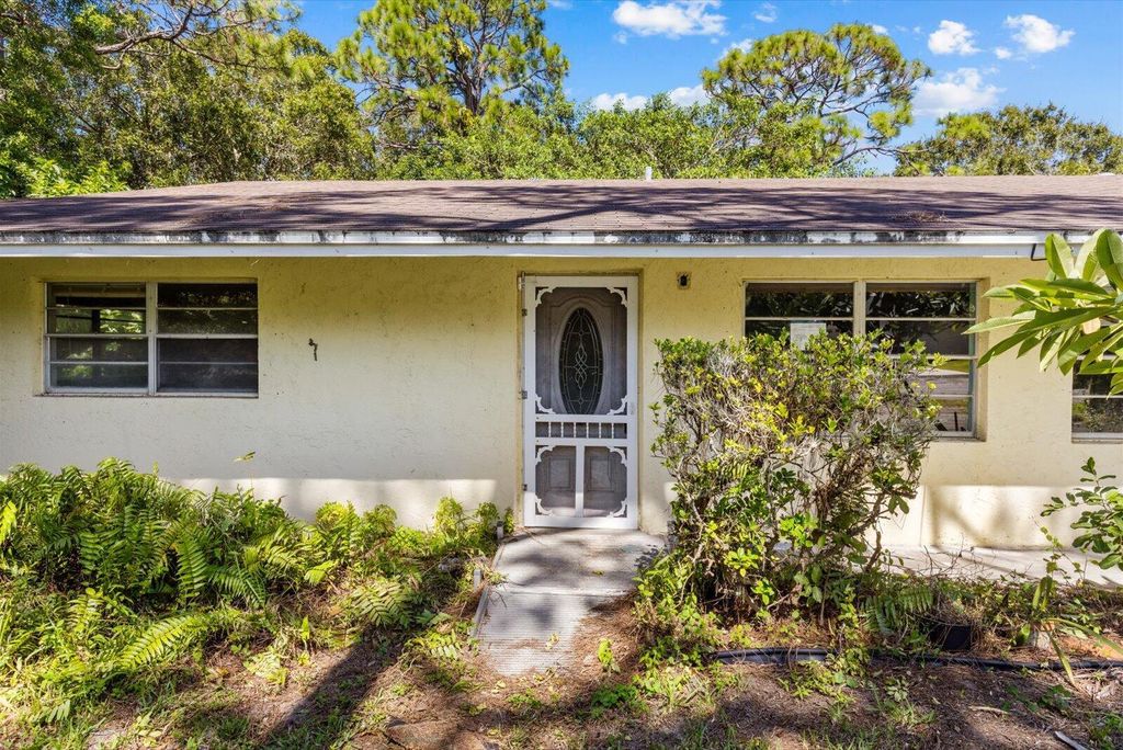Photo of 300 Bradley Street, Fort Pierce, FL 34982 (MLS # R11133257)