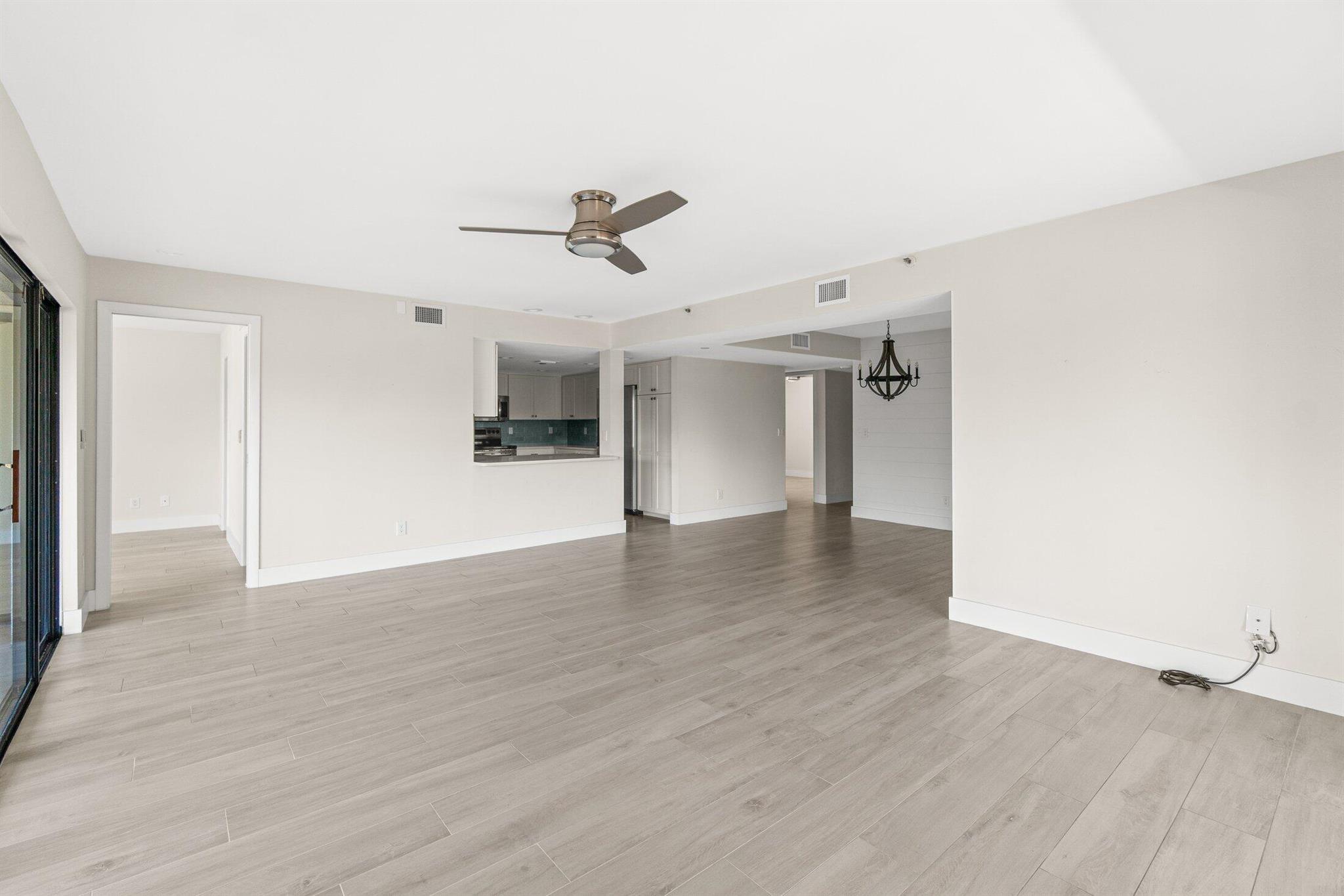 OAK HARBOUR - Residential