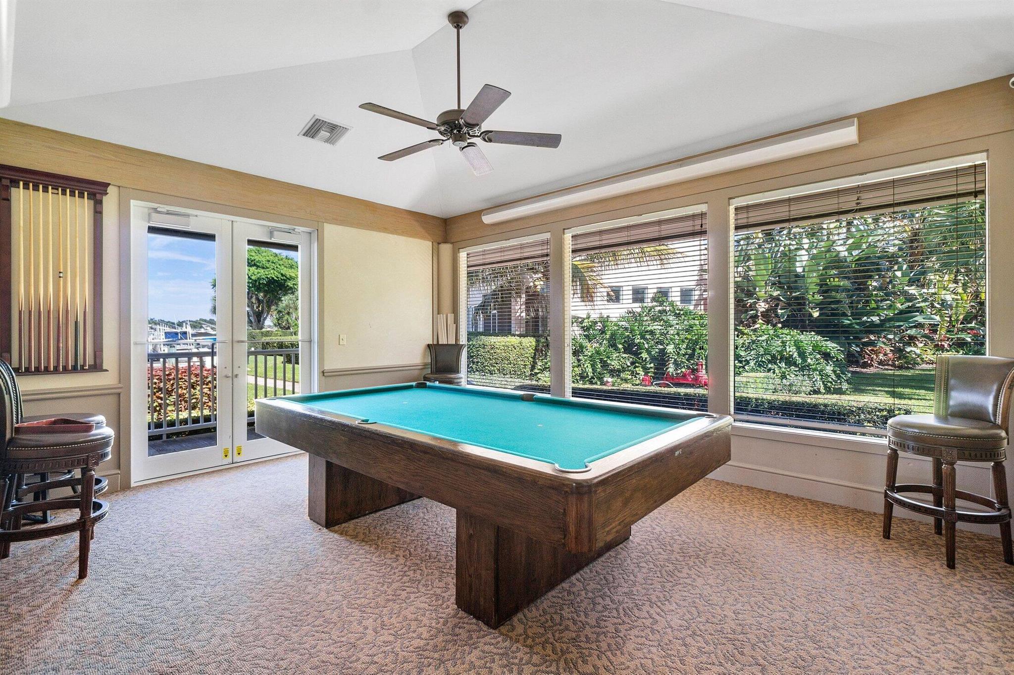 OAK HARBOUR - Residential