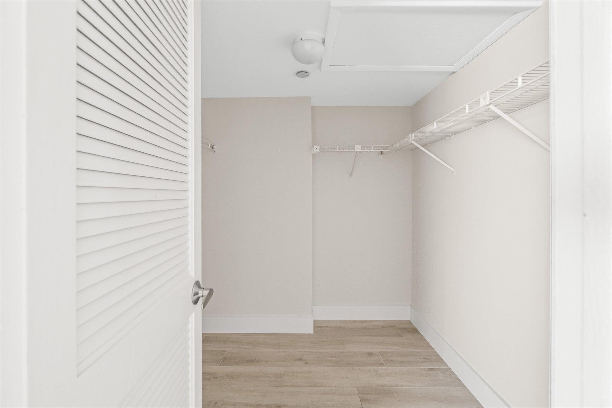 OAK HARBOUR - Residential