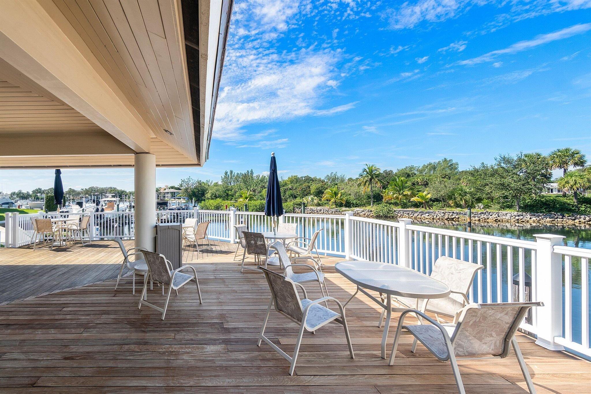 OAK HARBOUR - Residential