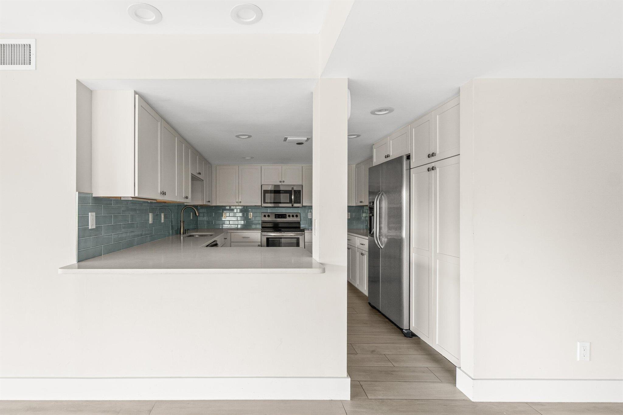 OAK HARBOUR - Residential