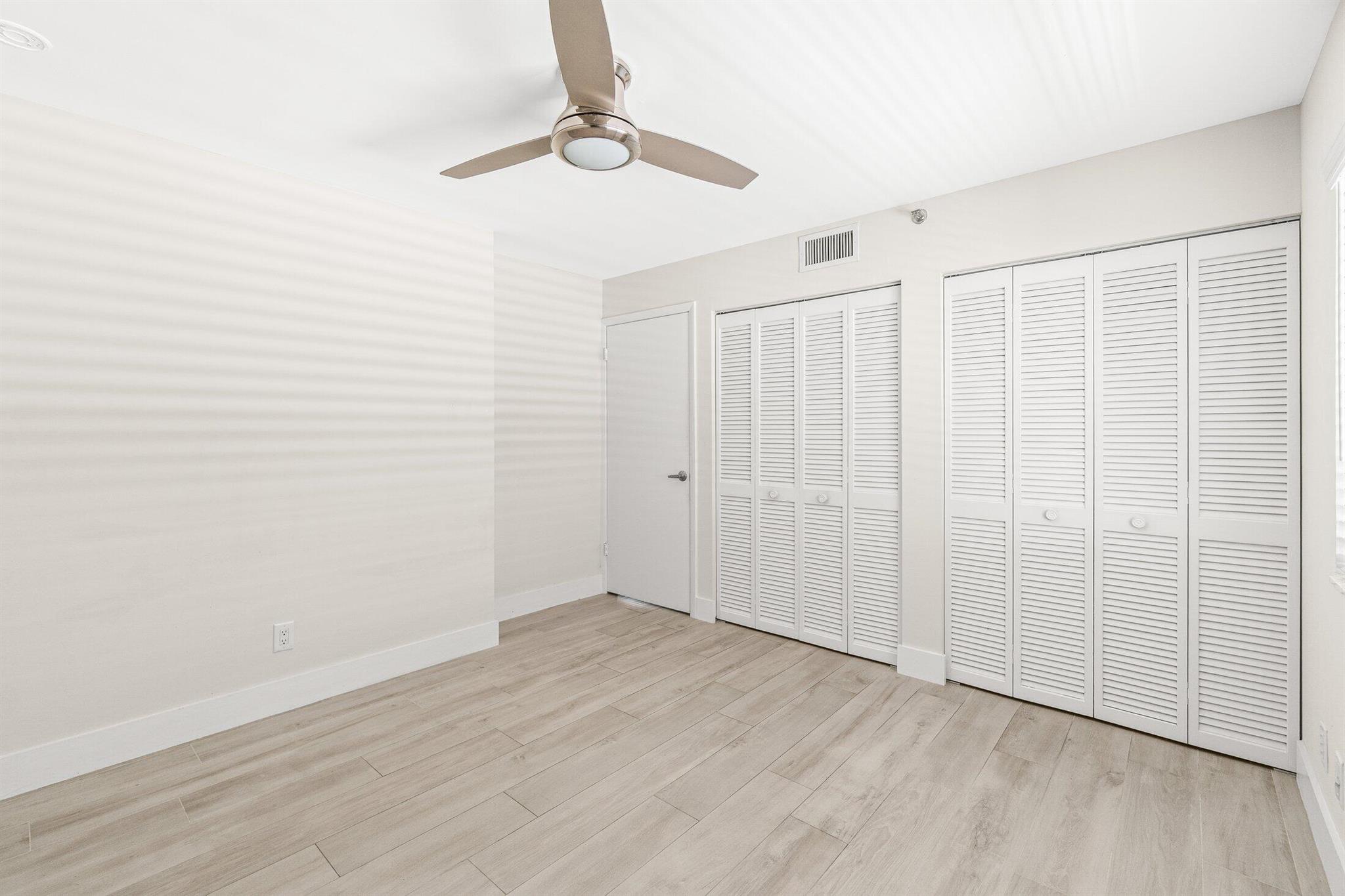 OAK HARBOUR - Residential