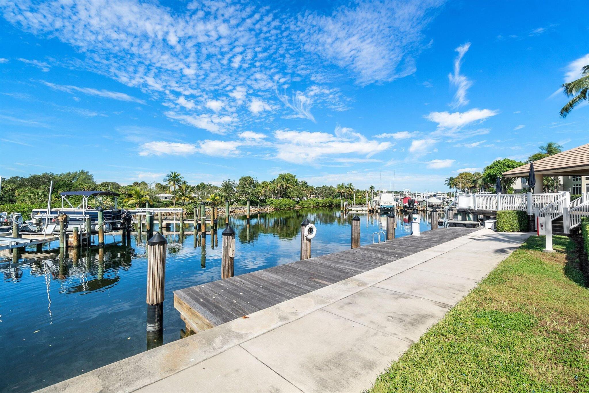 OAK HARBOUR - Residential