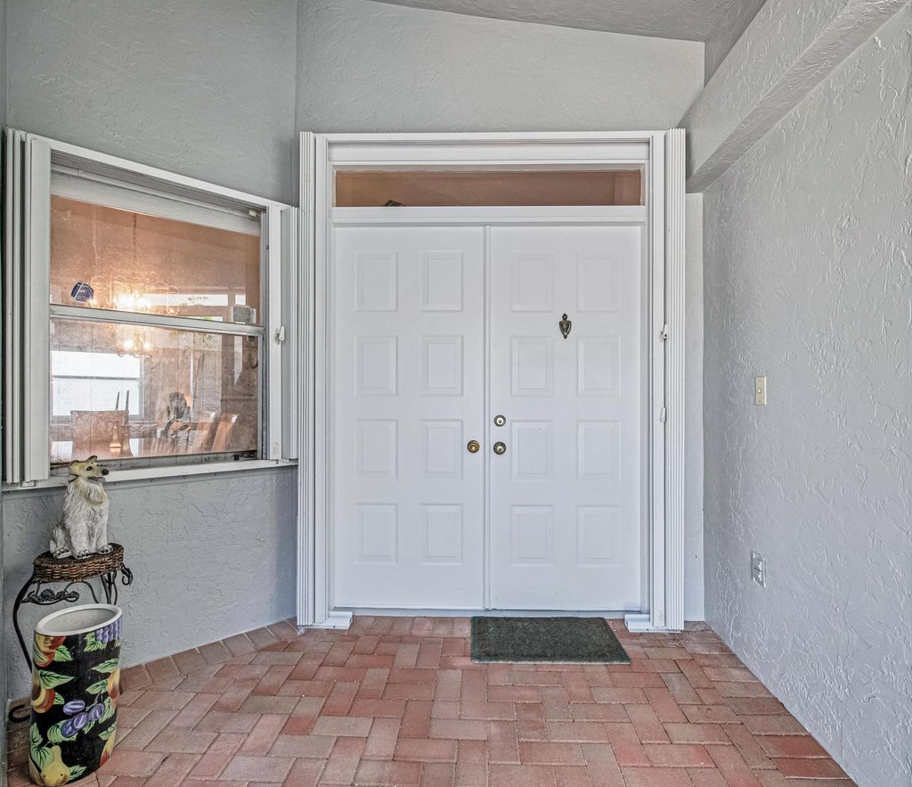 Photo of 9822 Harbour Lake Circle, Boynton Beach, FL 33437 (MLS # B26023489)