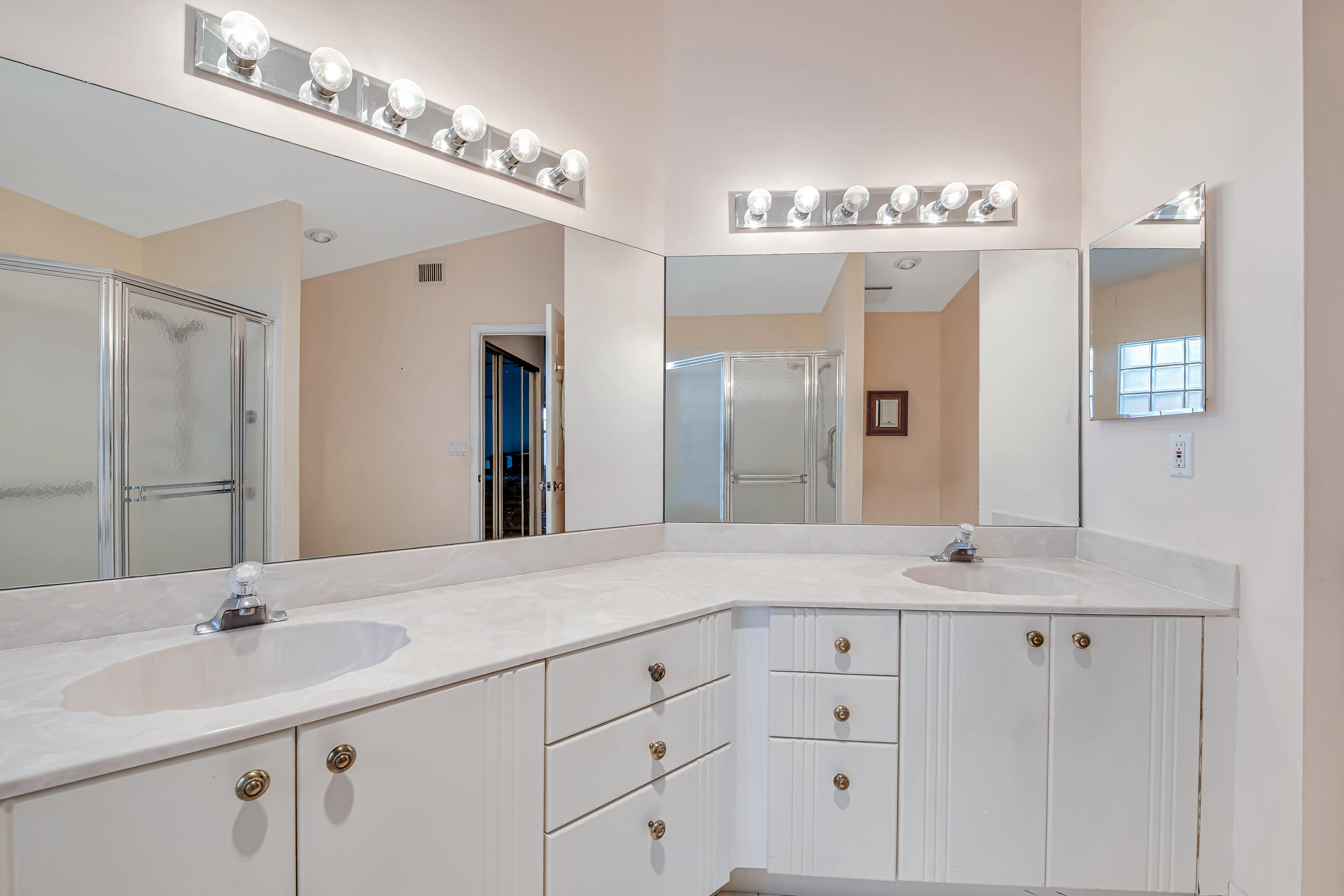 PALM ISLES - Residential