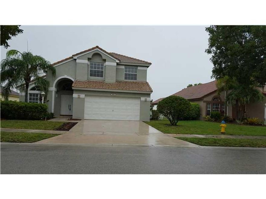 RENT WITH CONFIDENCE! LOVELY 4 BEDROOM 2.5 BATH. FRESHLY PAINTED INTERIOR & EXTERIOR WITH A SOFT NEUTRAL COLOR. MASTER SUITE IS LOCATED ON THE 1ST FLOOR. CERAMIC TILE FLOORS THROUGHOUT LIVING AREA, LAMINATE WOOD ON STAIRS AND BEDROOMS. NICE OPEN FLOOR PLA N WITH VAULTED CEILINGS, KITCHEN IS LIGHT & BRIGHT WITH SNACK COUNTER & BREAKFAST NOOK. BACK YARD  IS SAPCIOUS WITH A VIEW OF THE PRESERVE NO NEIGHBORS BEHIND. ***SHOW & RENT***