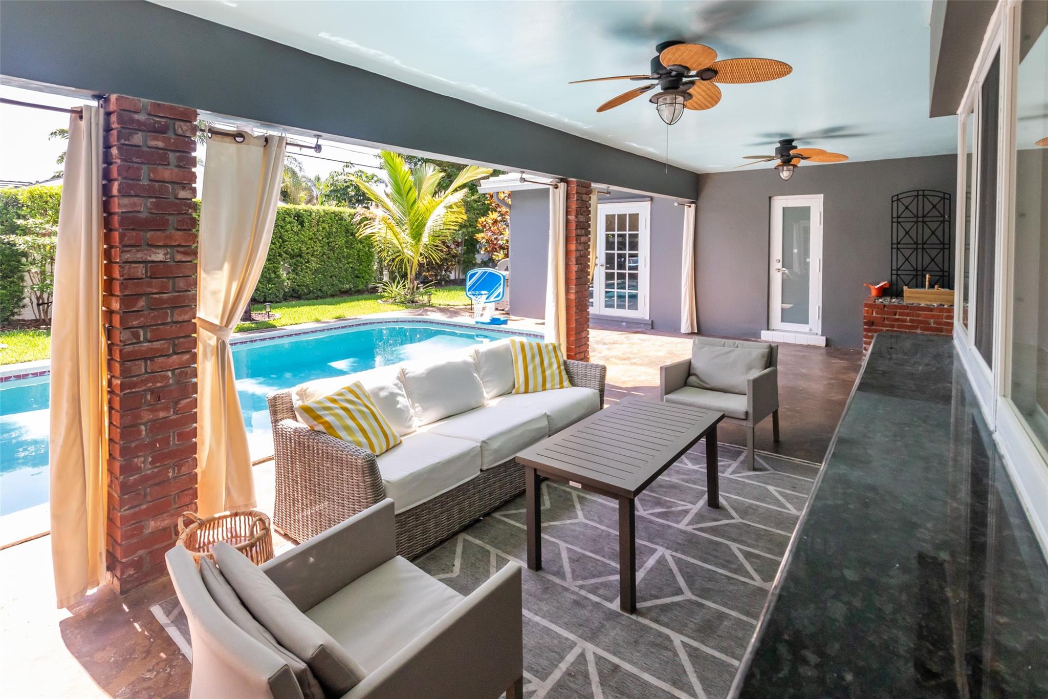 Coral Ridge Country Club - Residential