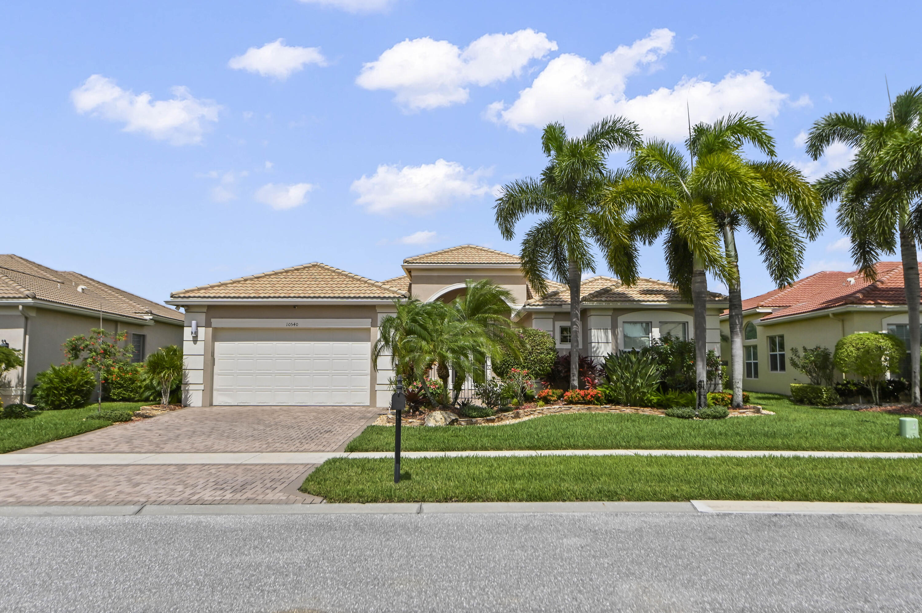 10540 Whitewind Circle