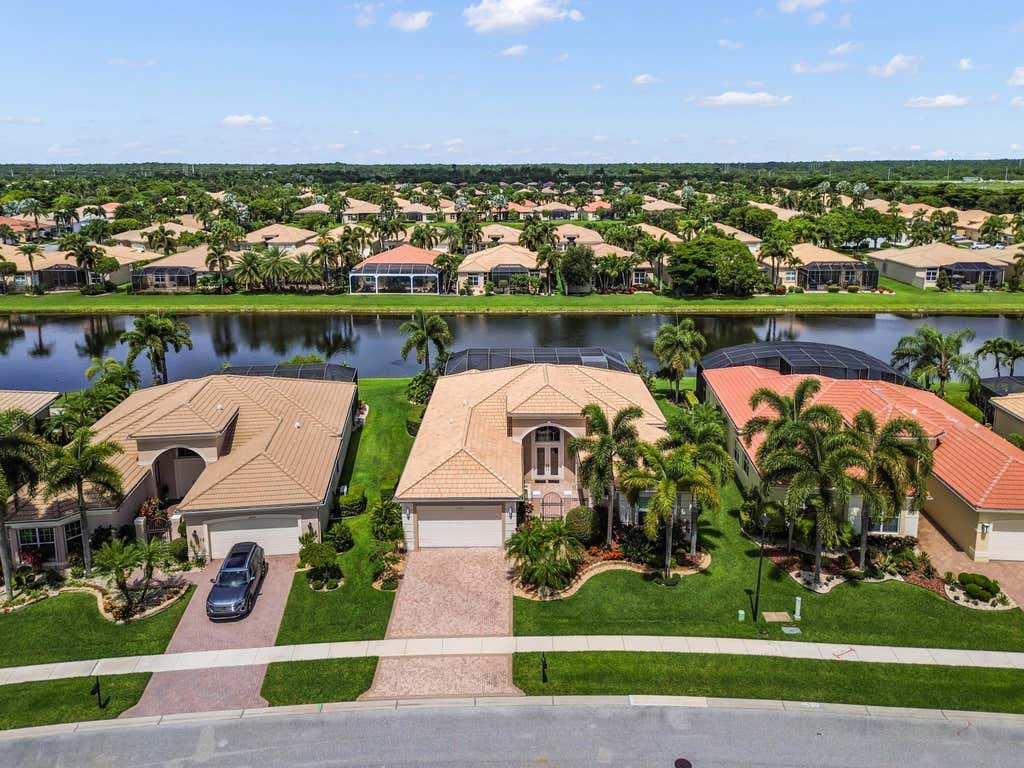 Photo of 10540 Whitewind Circle, Boynton Beach, FL 33473 (MLS # B26046783)