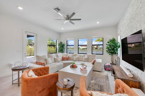 Tiny photo for 8775 E Baypoint Circle, Parkland, FL 33076 (MLS # B26014501)
