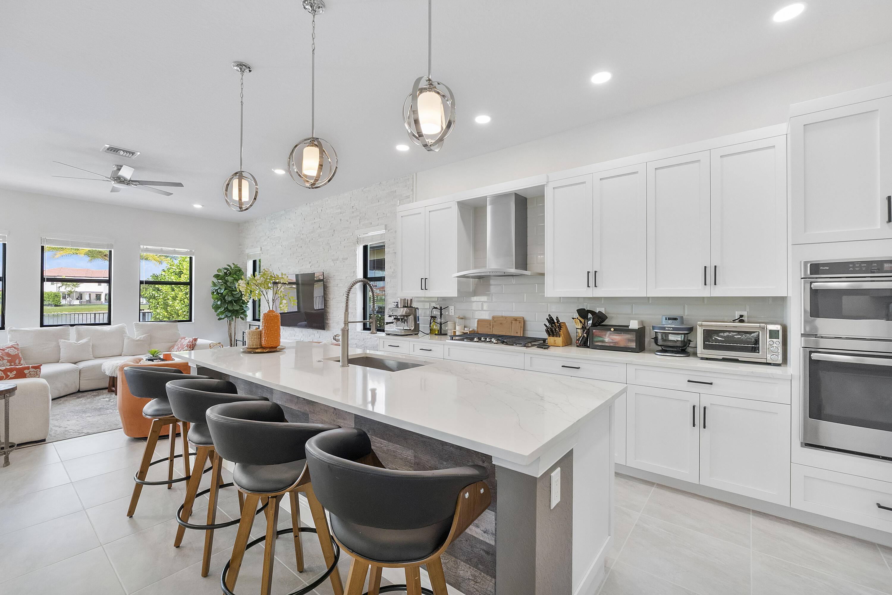 PARKLAND BAY - Residential