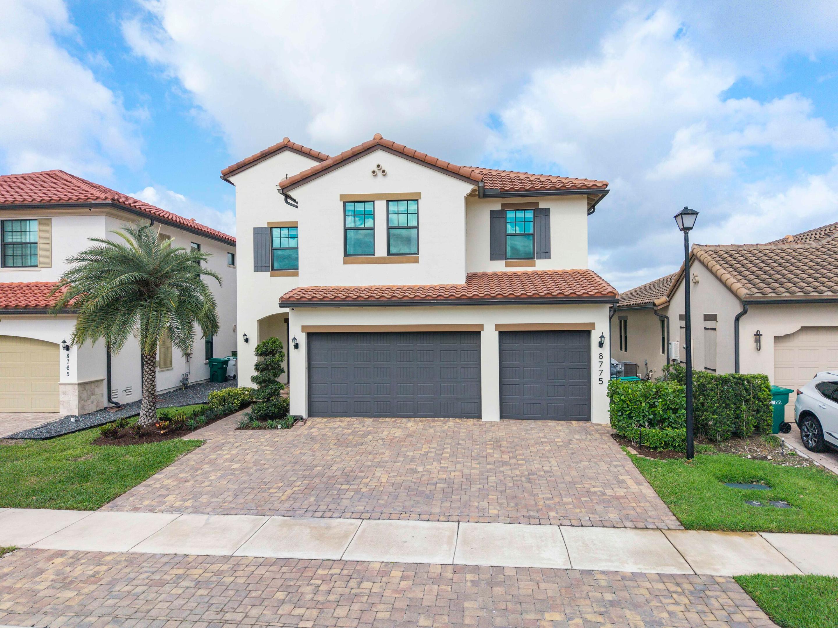 PARKLAND BAY - Residential