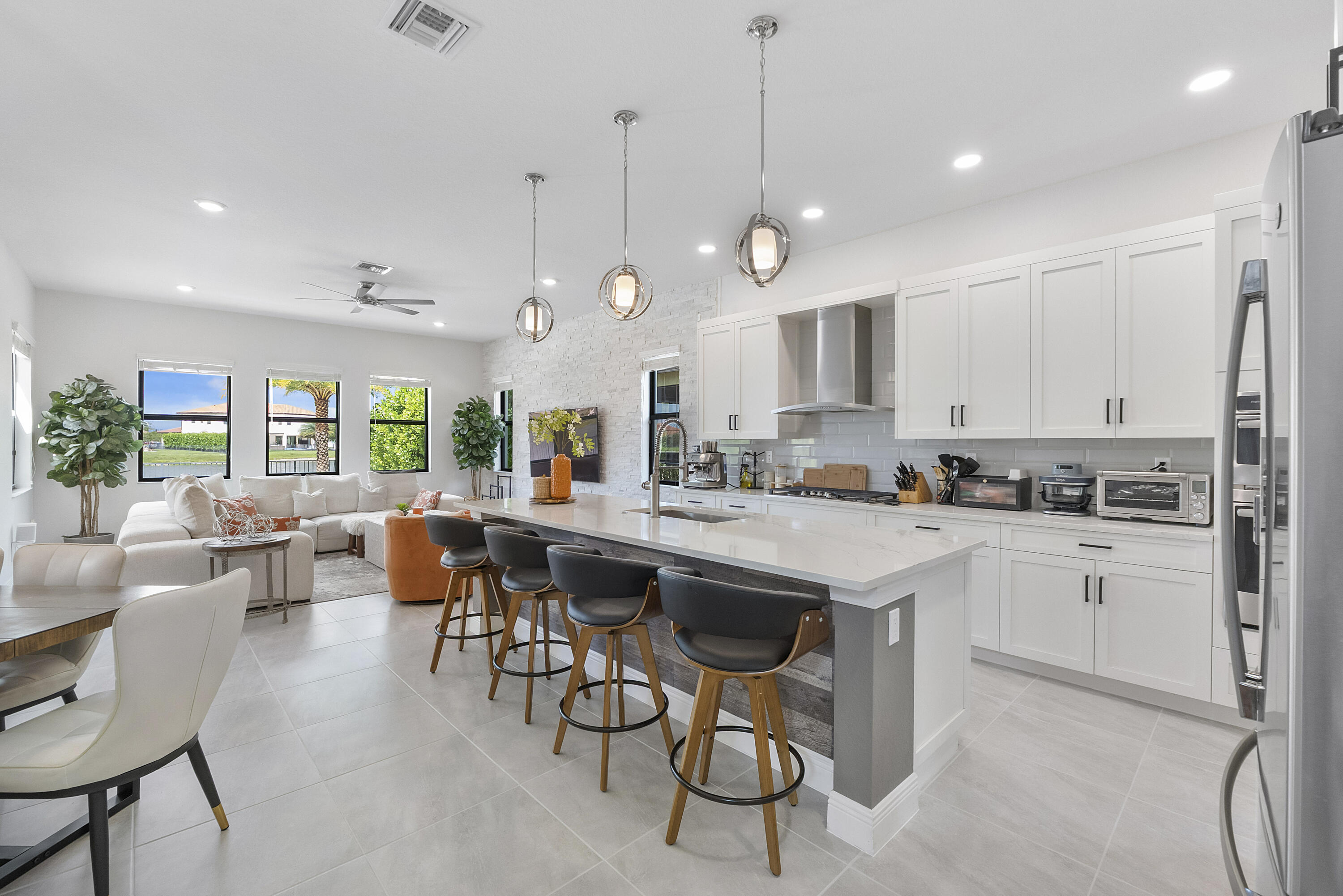 PARKLAND BAY - Residential