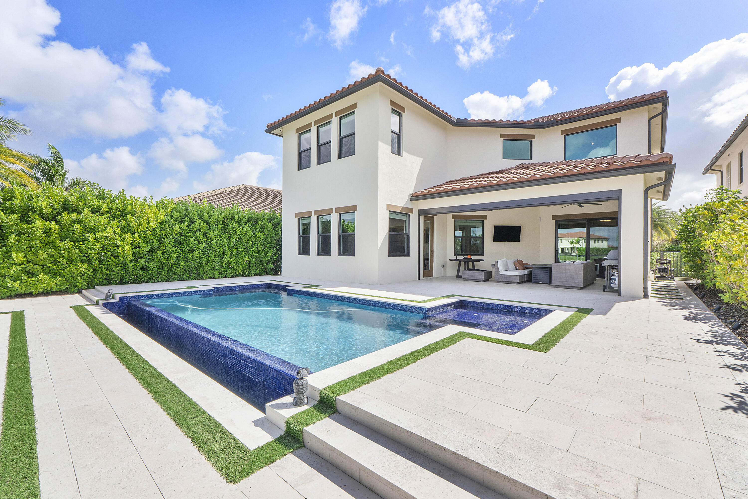 PARKLAND BAY - Residential