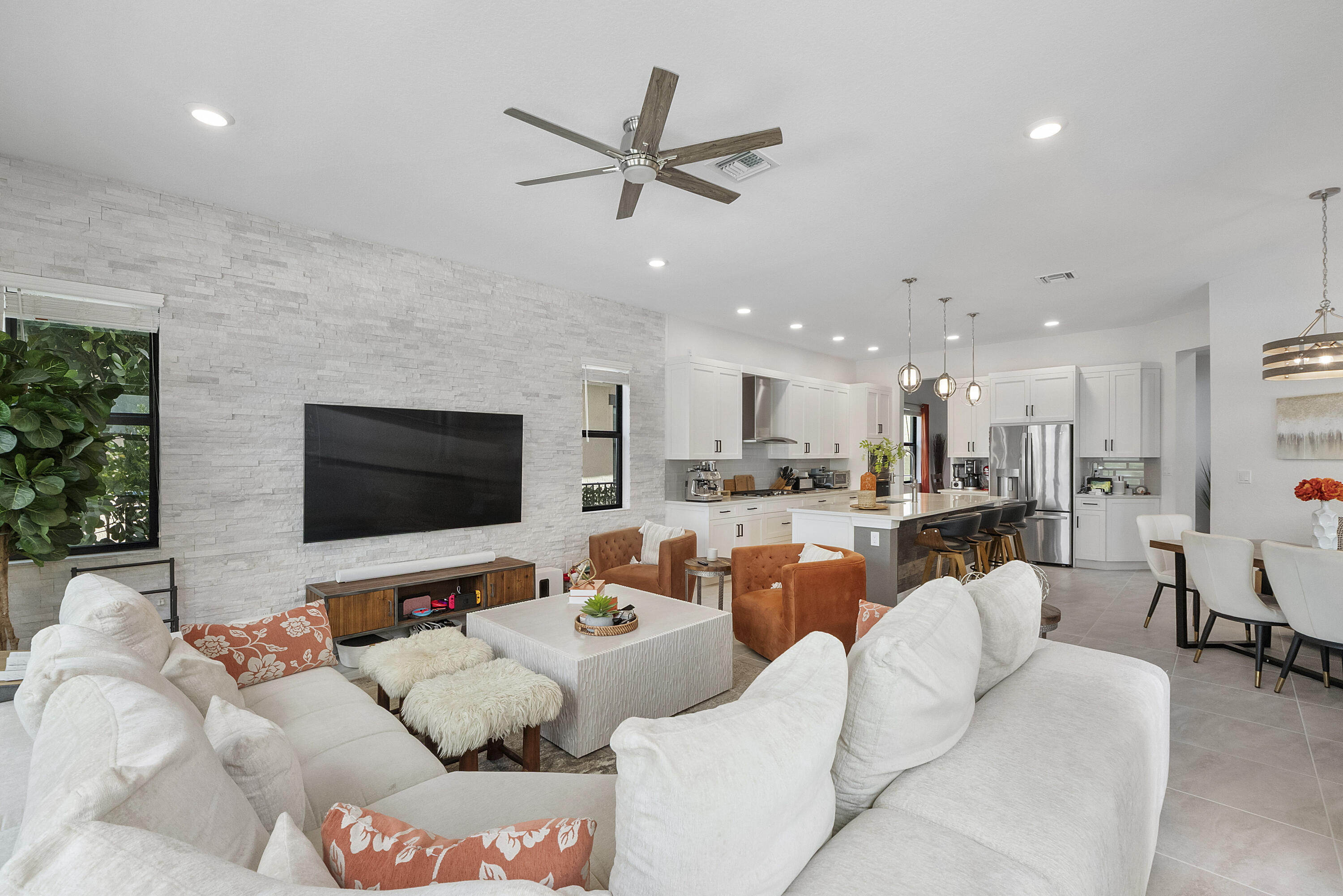 PARKLAND BAY - Residential