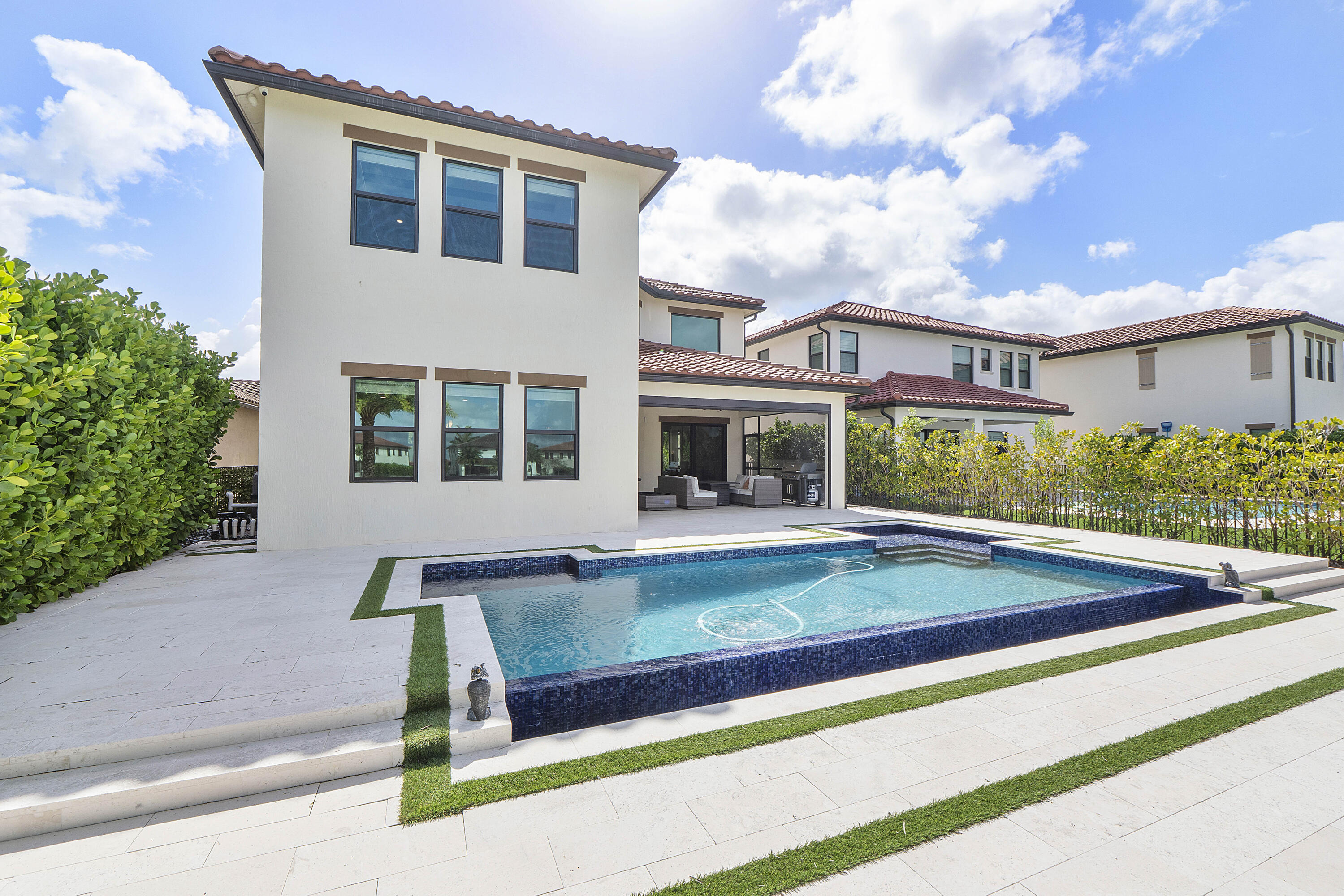 PARKLAND BAY - Residential