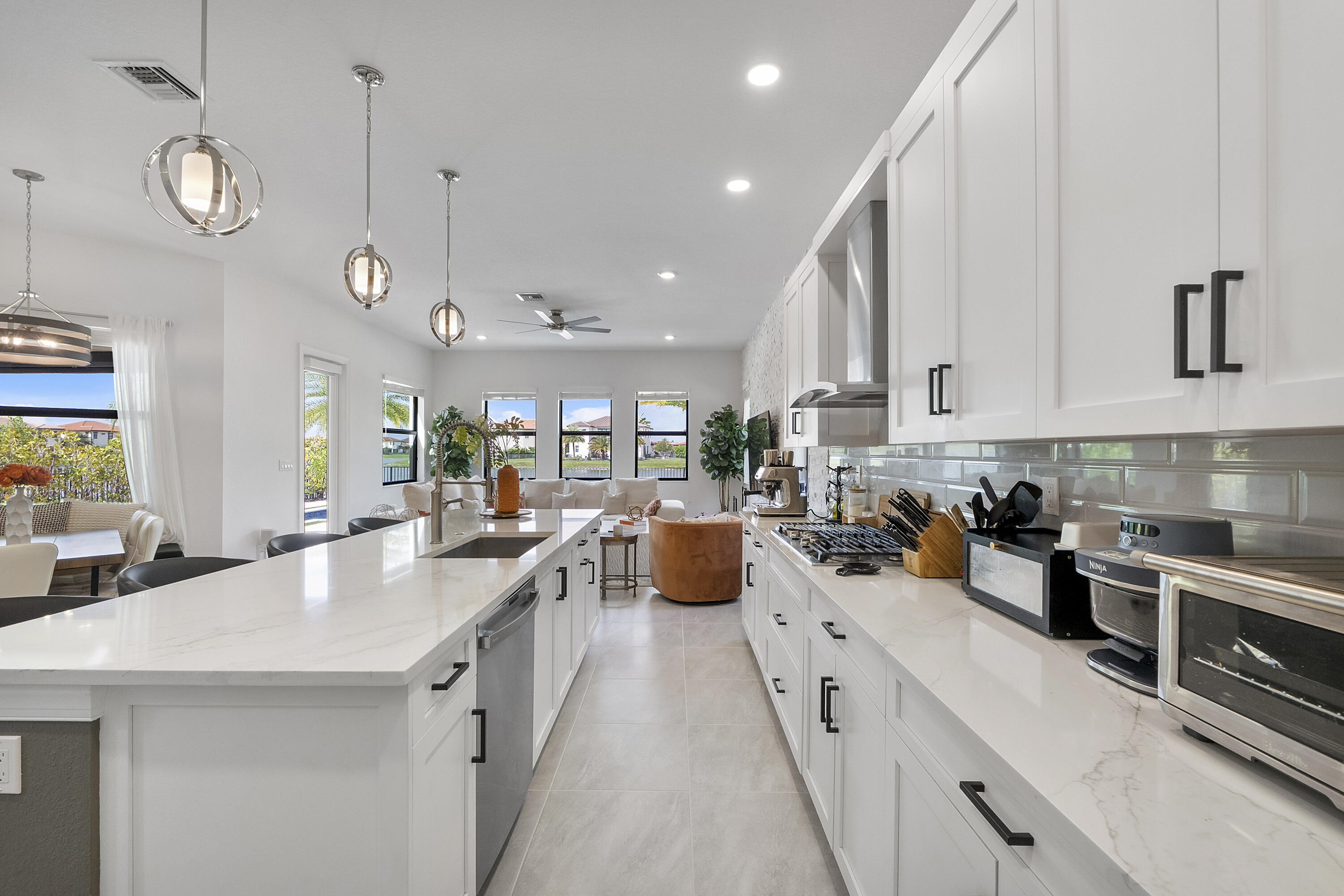 PARKLAND BAY - Residential