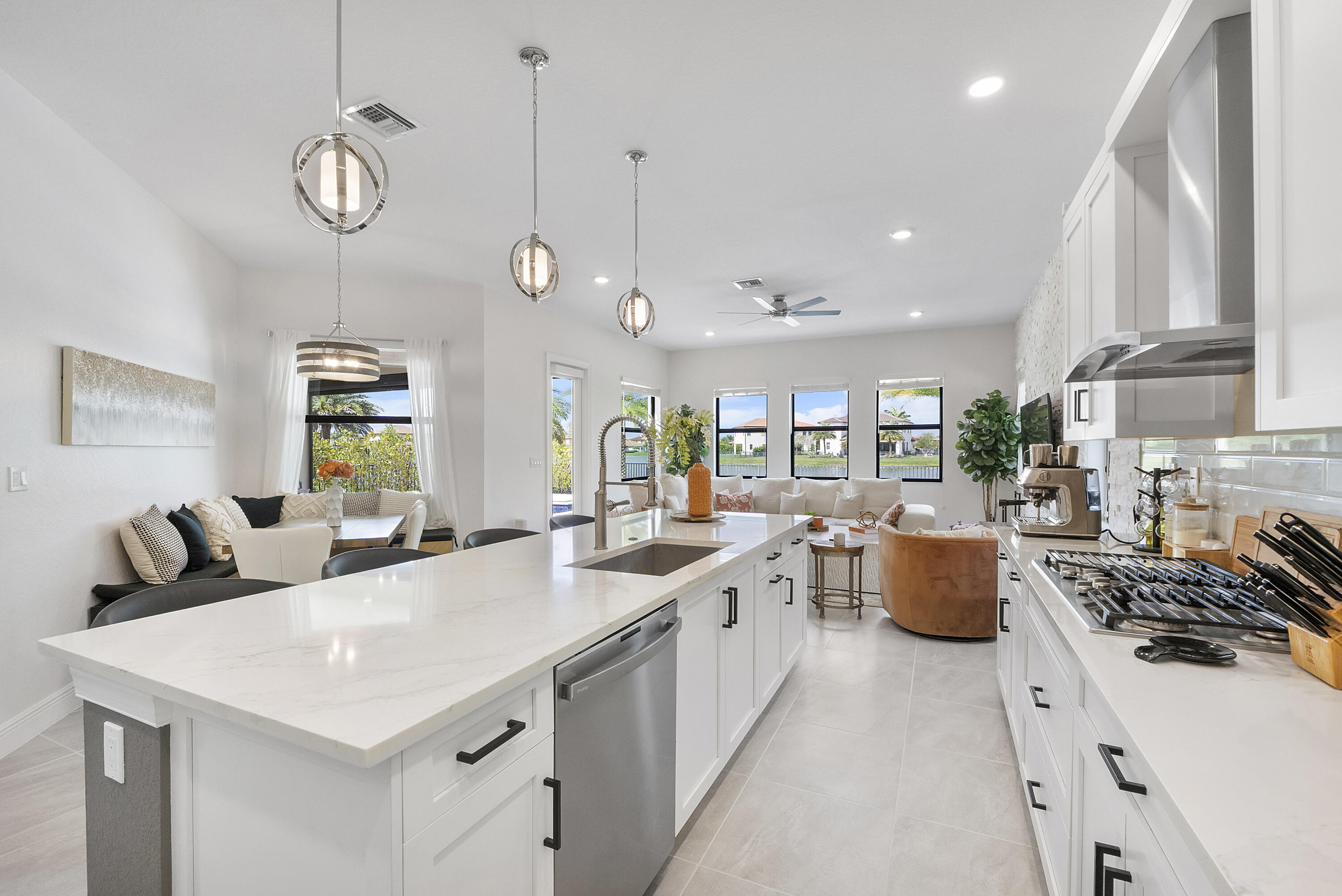 PARKLAND BAY - Residential