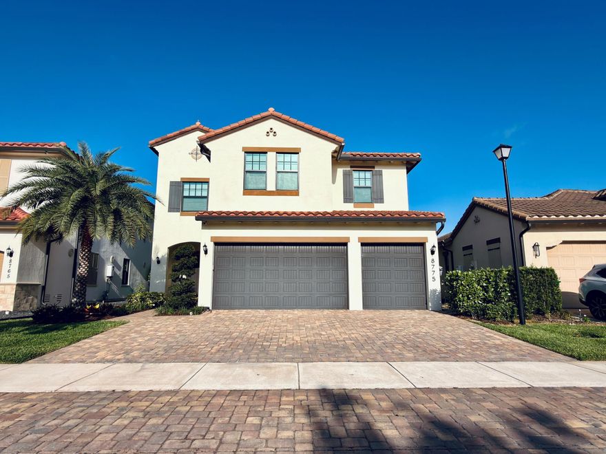 *Pre-inspected and appraised at listing price February 2026*   Stunning Sunset Views in this tastefully upgraded Tern model! Boasting a custom infinity edge pool with automated screened in patio reminiscent of a resort; Enter to high, open ceilings with the lake as your backdrop. Large, open floor plan on the main floor leads to a well appointed master suite. Rooms have built in closets and all wood floors upstairs. Come enjoy some of the best lake  sunset views in Parkland Bay and make this one yours!