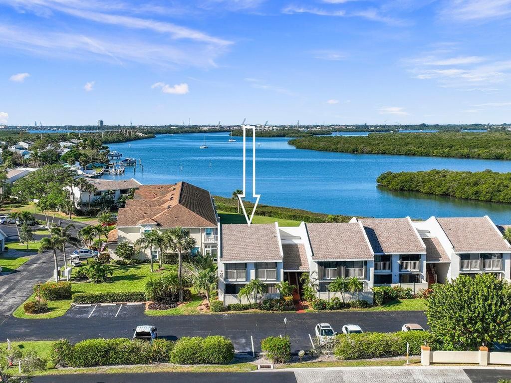 Photo of 3225 S Lakeview Circle #201, Fort Pierce, FL 34949 (MLS # R11074714)