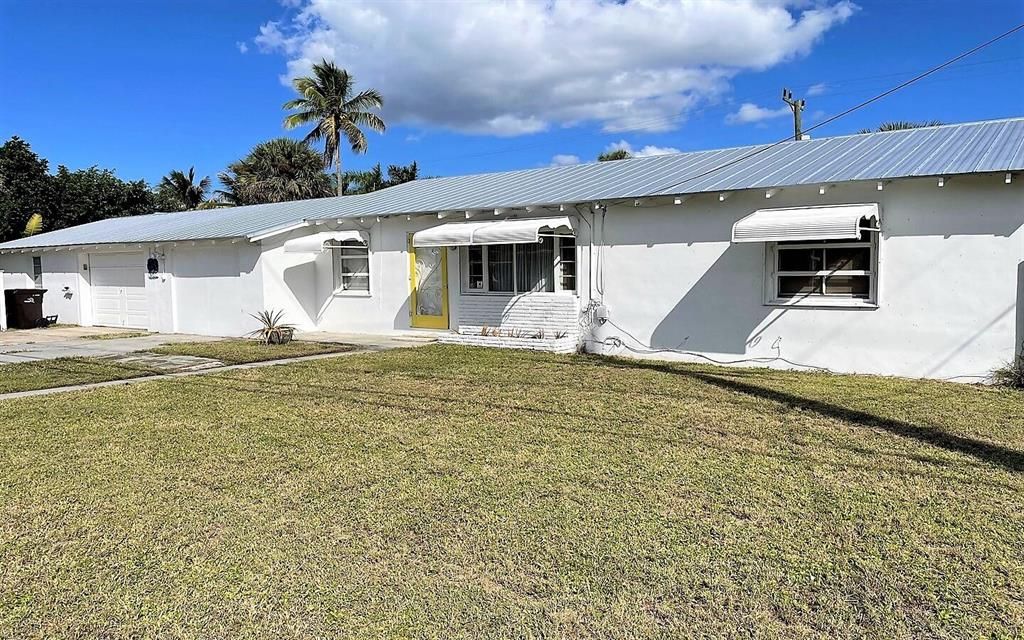 Photo of 241 SE Lonita Street, Stuart, FL 34994 (MLS # R10750563)