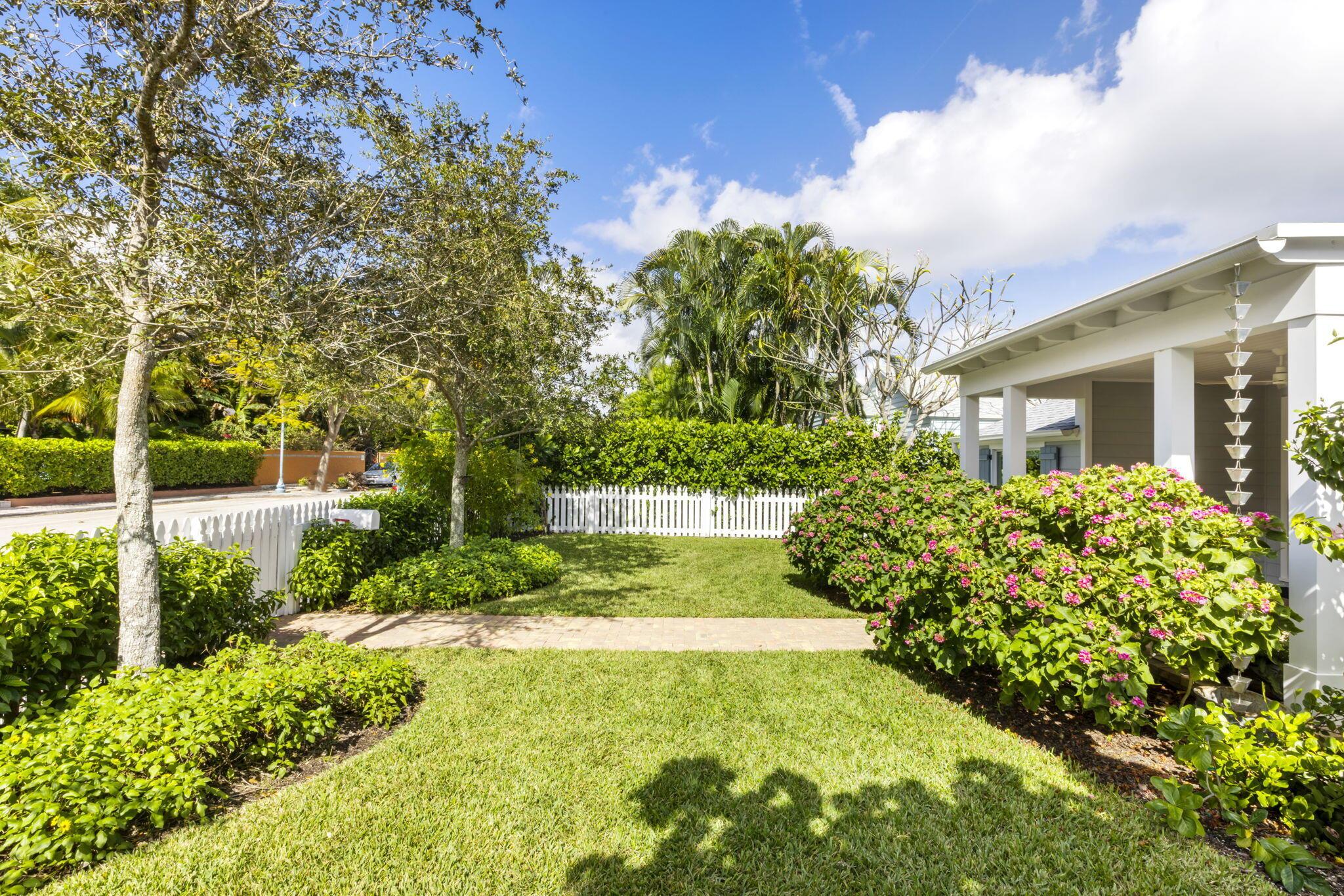 Old School Square Histori - Residential