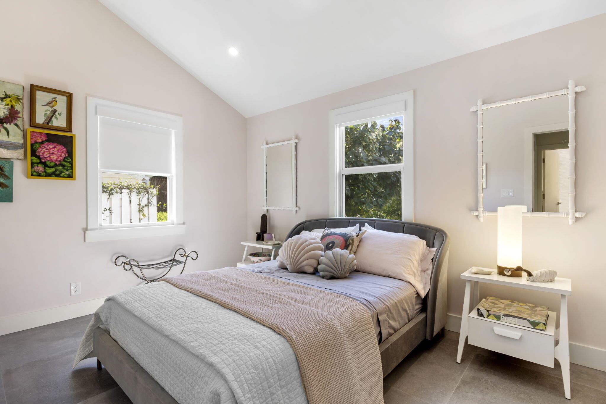 Old School Square Histori - Residential