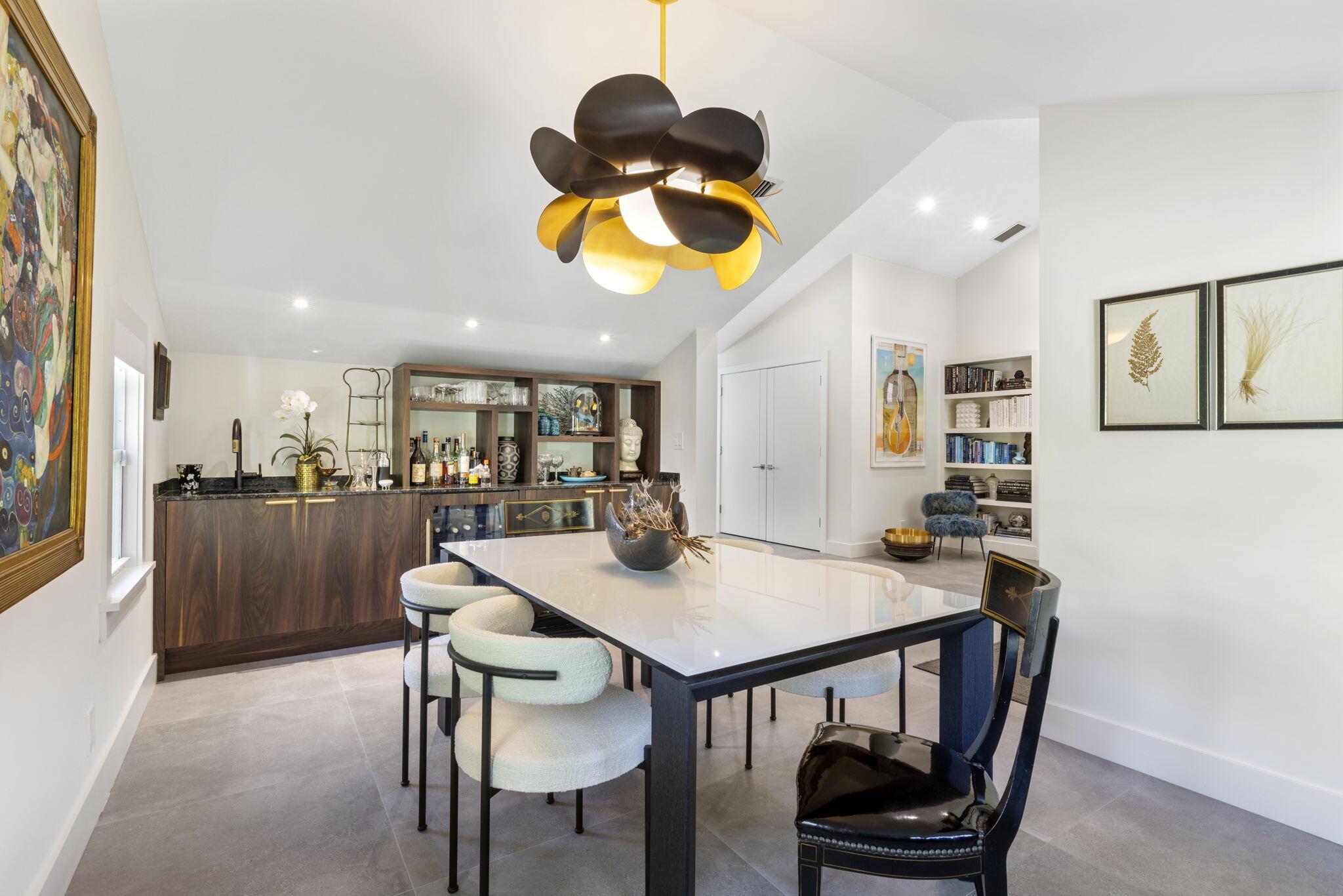 Old School Square Histori - Residential