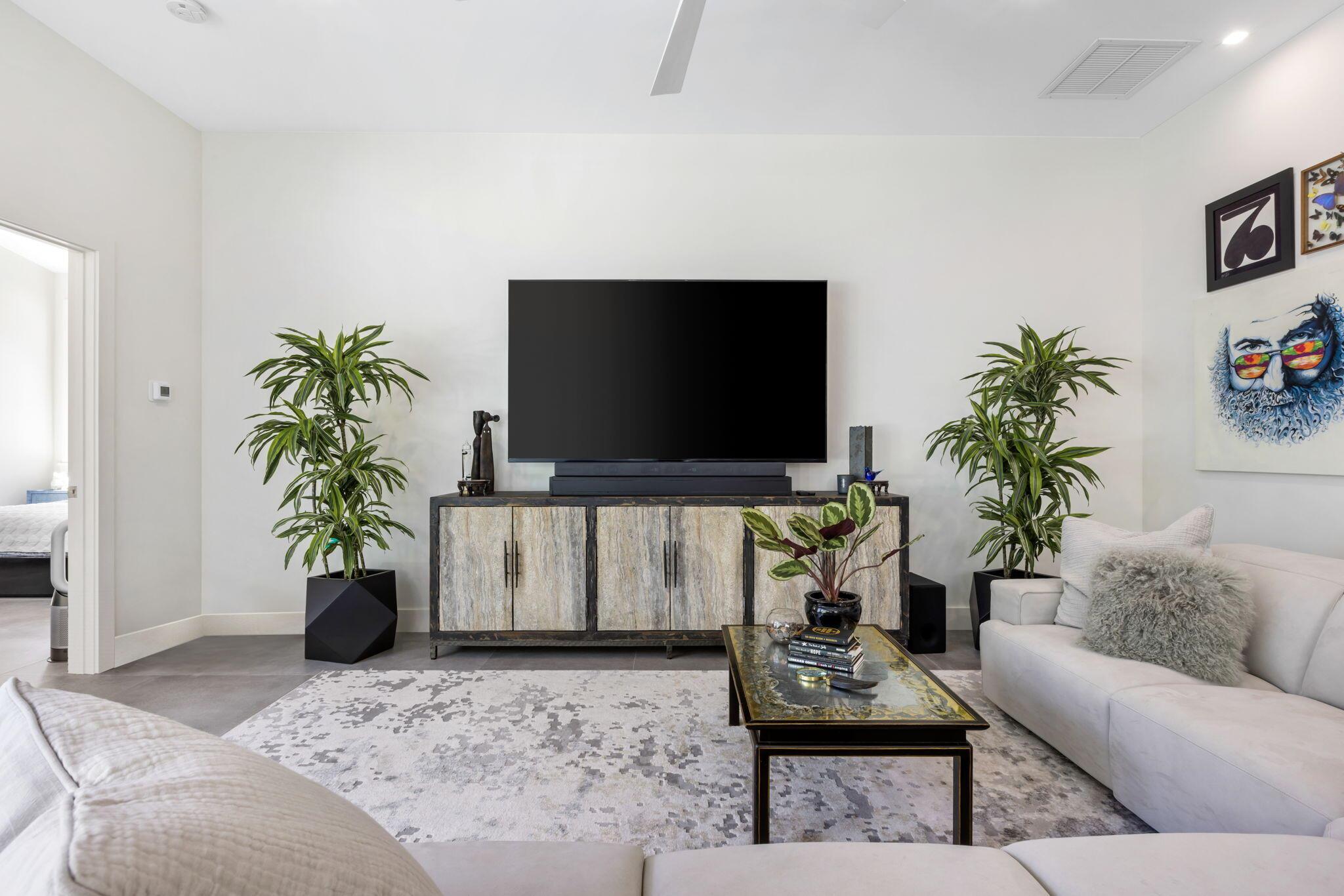 Old School Square Histori - Residential