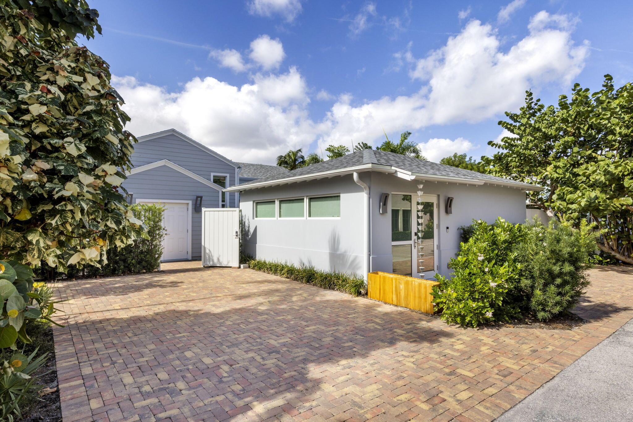 Old School Square Histori - Residential