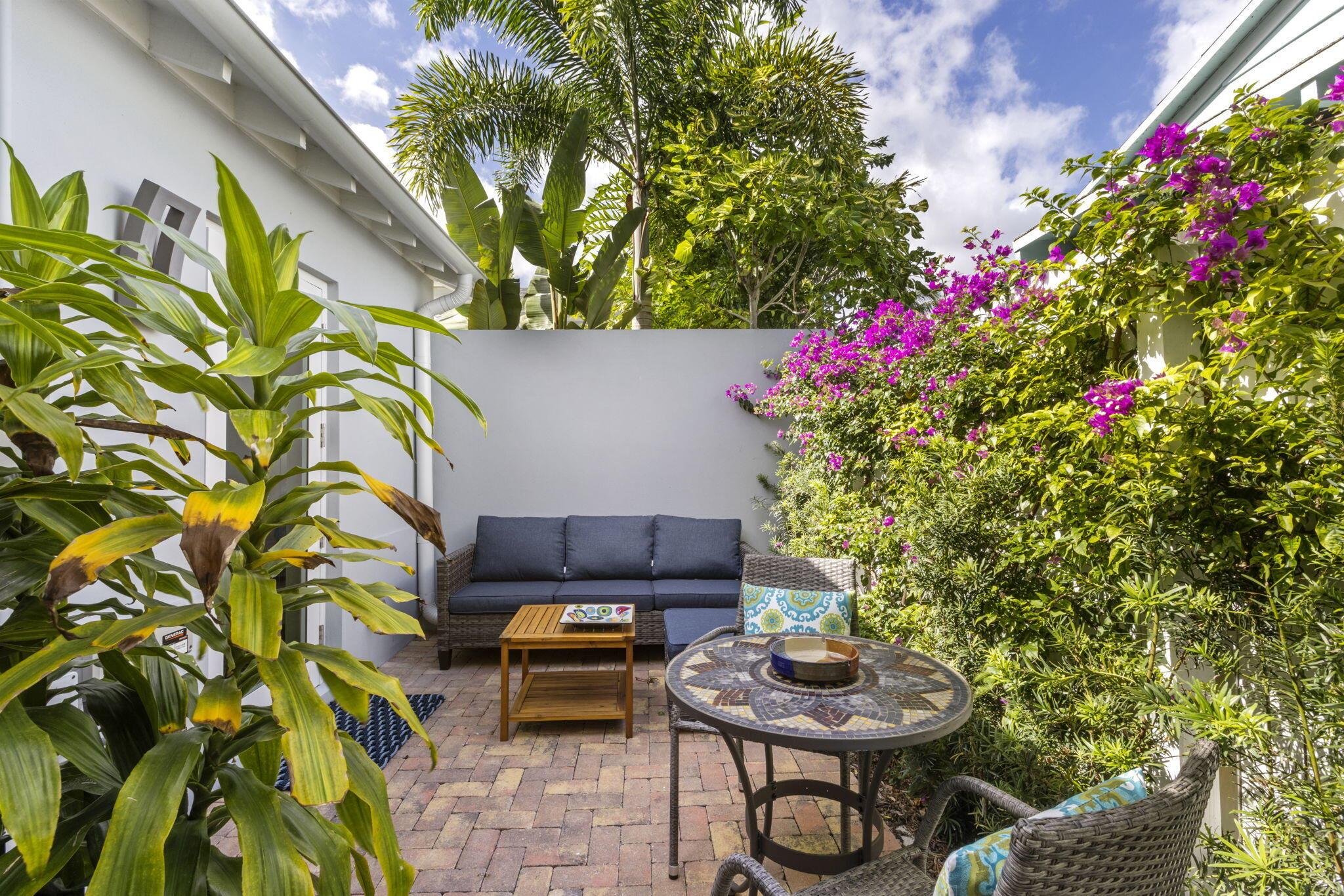 Old School Square Histori - Residential