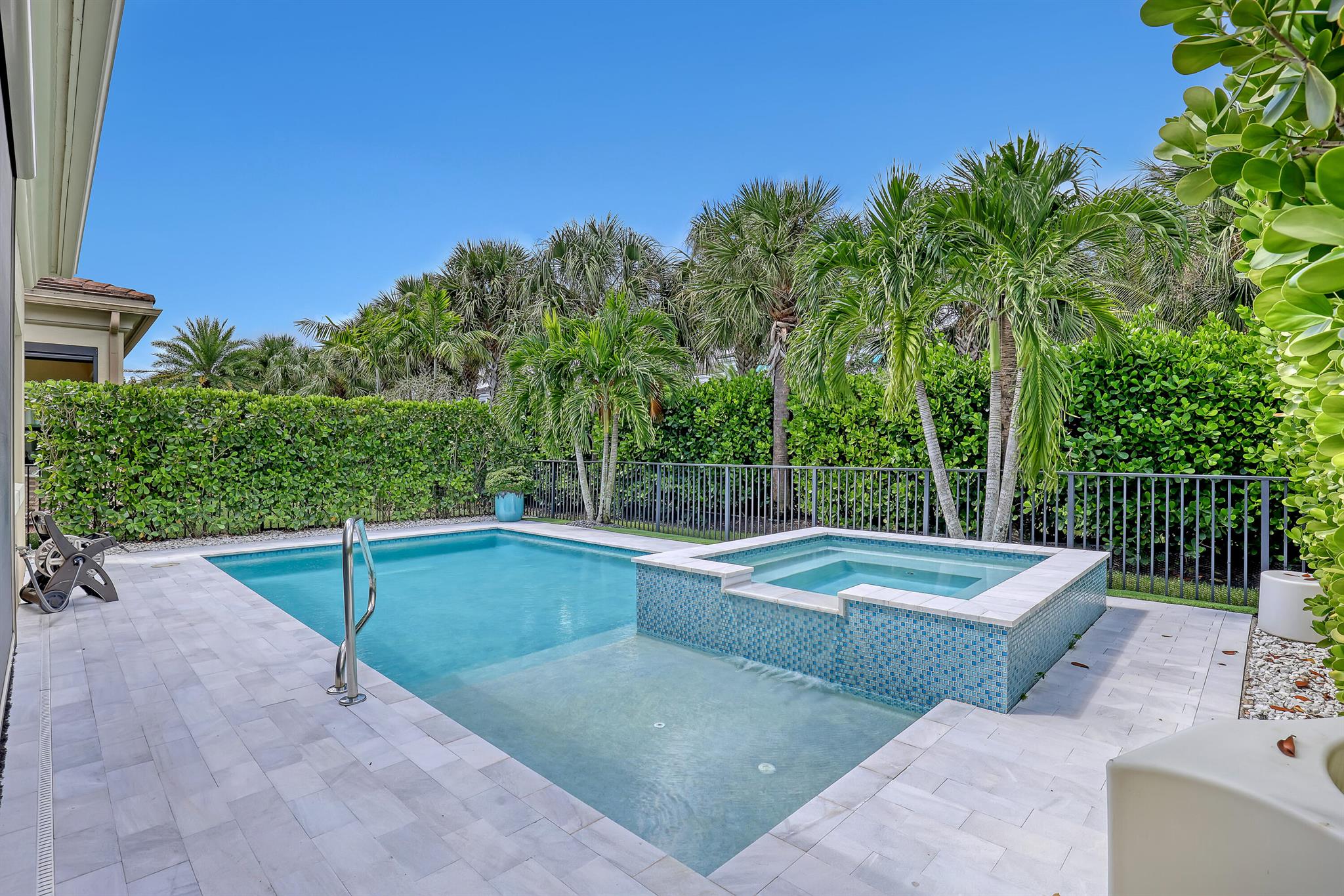 13129 Faberge Place