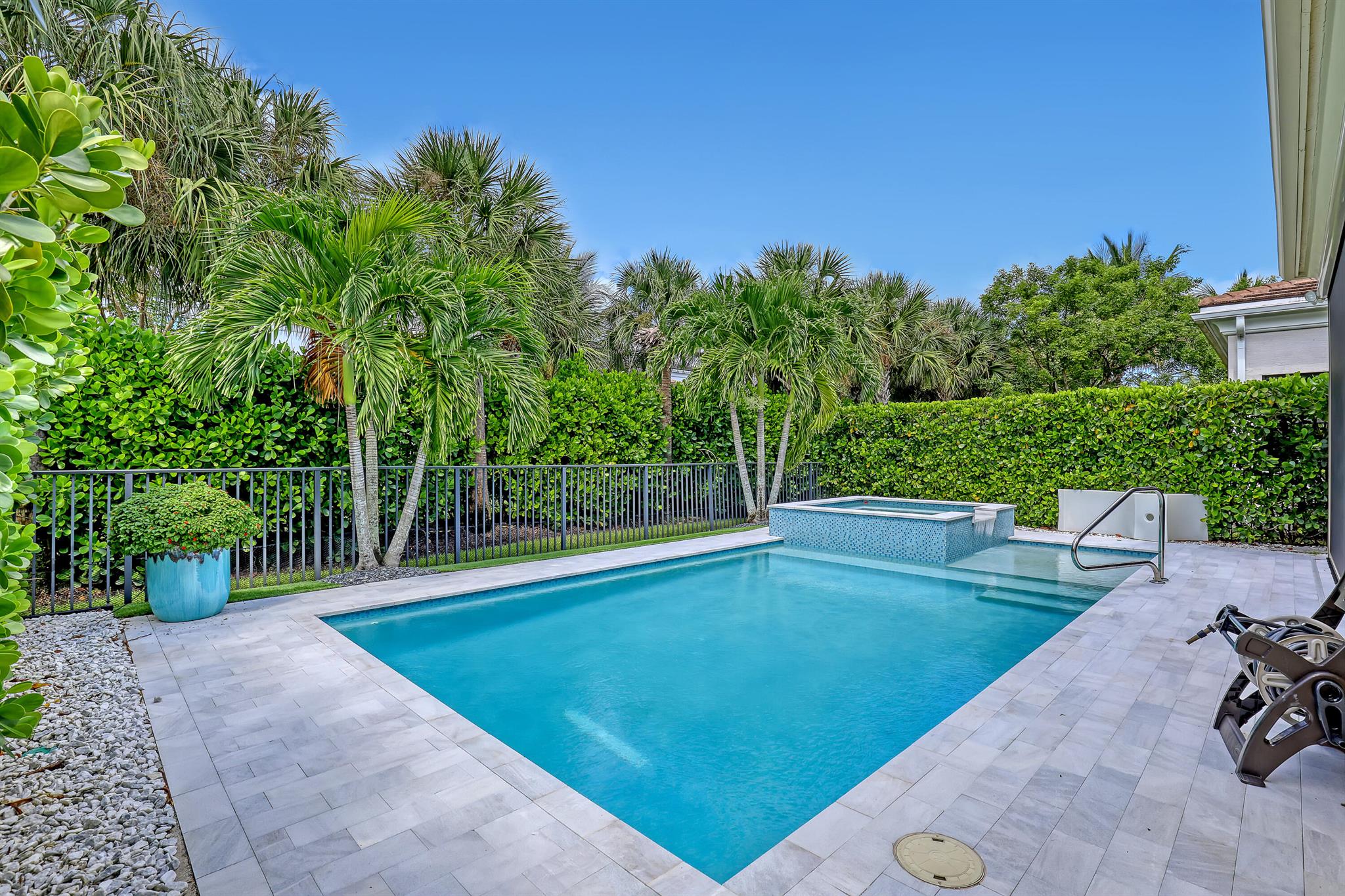 ARTISTRY PALM BEACH - Residential